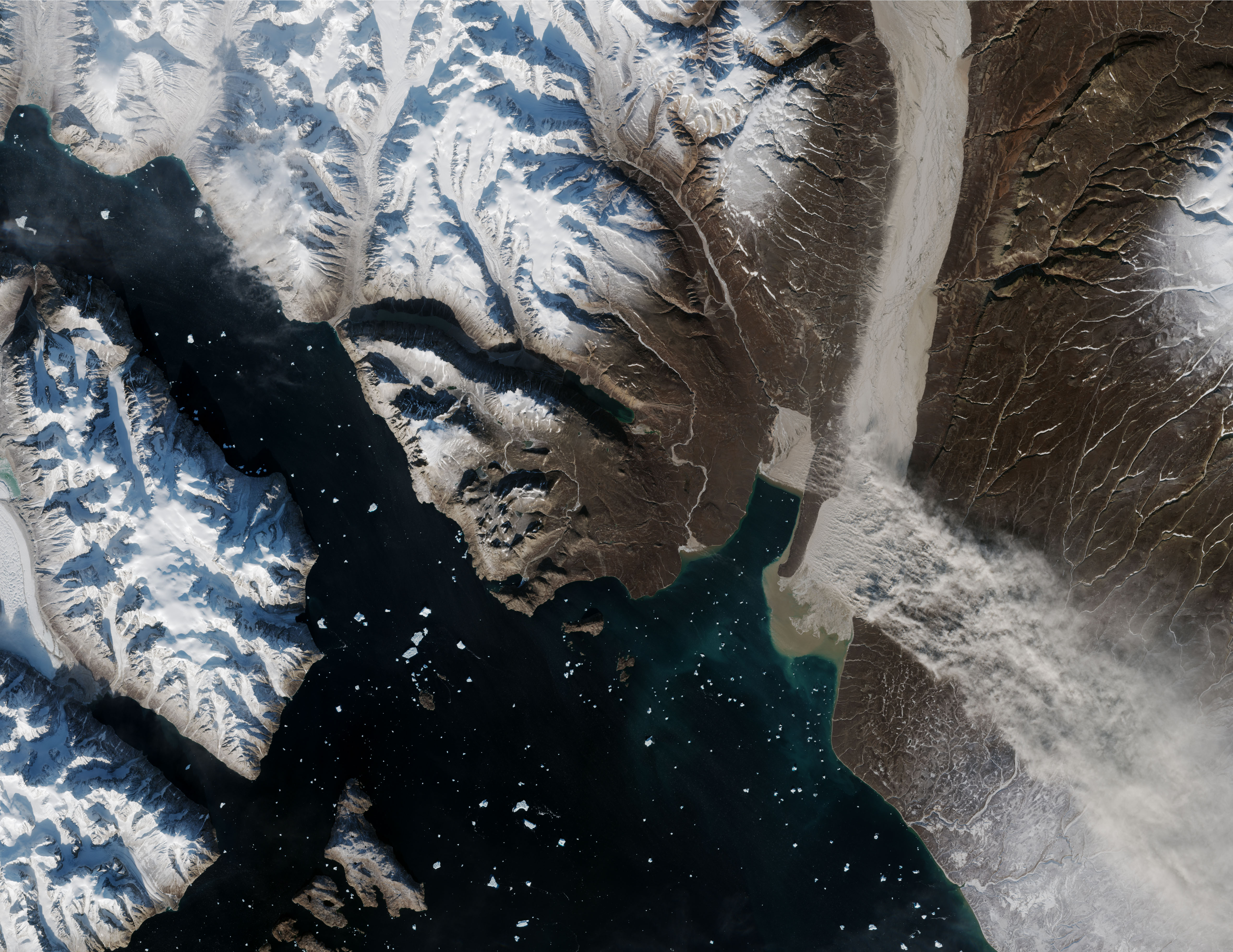 [:ja]【宇宙からの地球絶景】No.793: グリーンランドの氷河フラワー🇬🇱[:en][Earthview Wonders] No.793: Glacier Flour, Greenland🇬🇱[:]