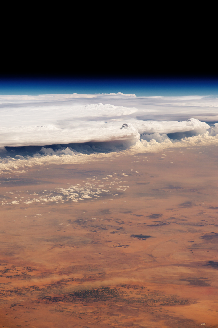 [:ja]【宇宙からの地球絶景】No.840: サウジアラビアの雷雲🇸🇦[:en][Earthview Wonders] No.840: Thunderclouds over Saudi Arabia🇸🇦[:]