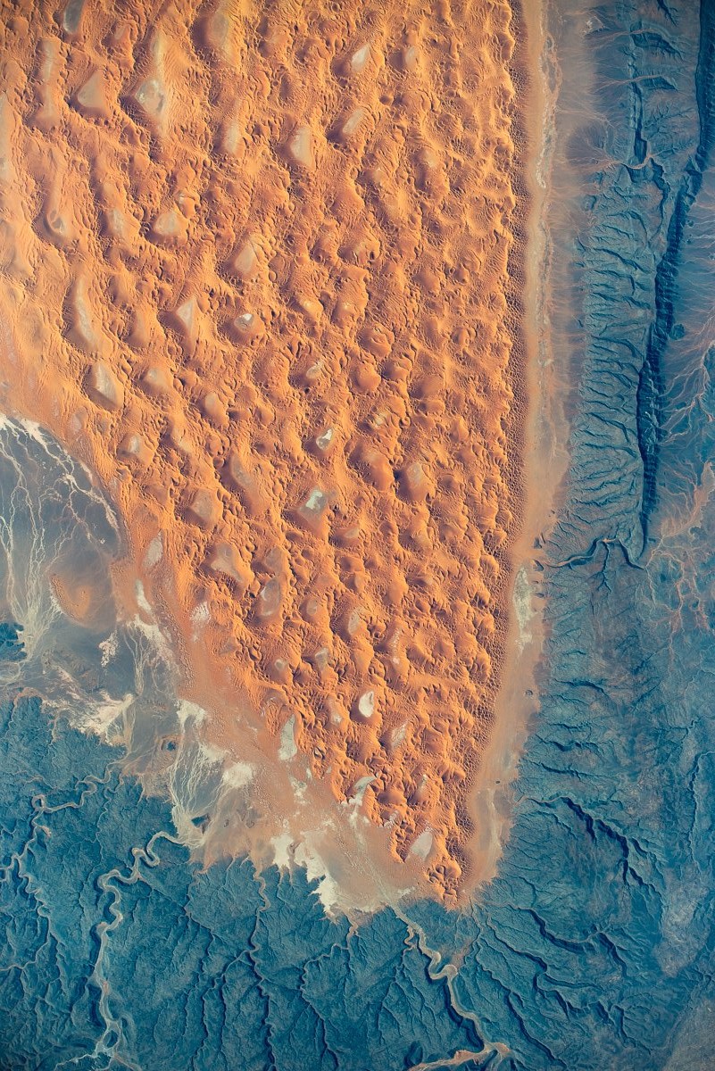 [:ja]【宇宙からの地球絶景】No.852: アルジェリアのタッシリナジェール国立公園🇩🇿[:en][Earthview Wonders] No.852: Tassili n’Ajjer National Park, Algeria🇩🇿[:]