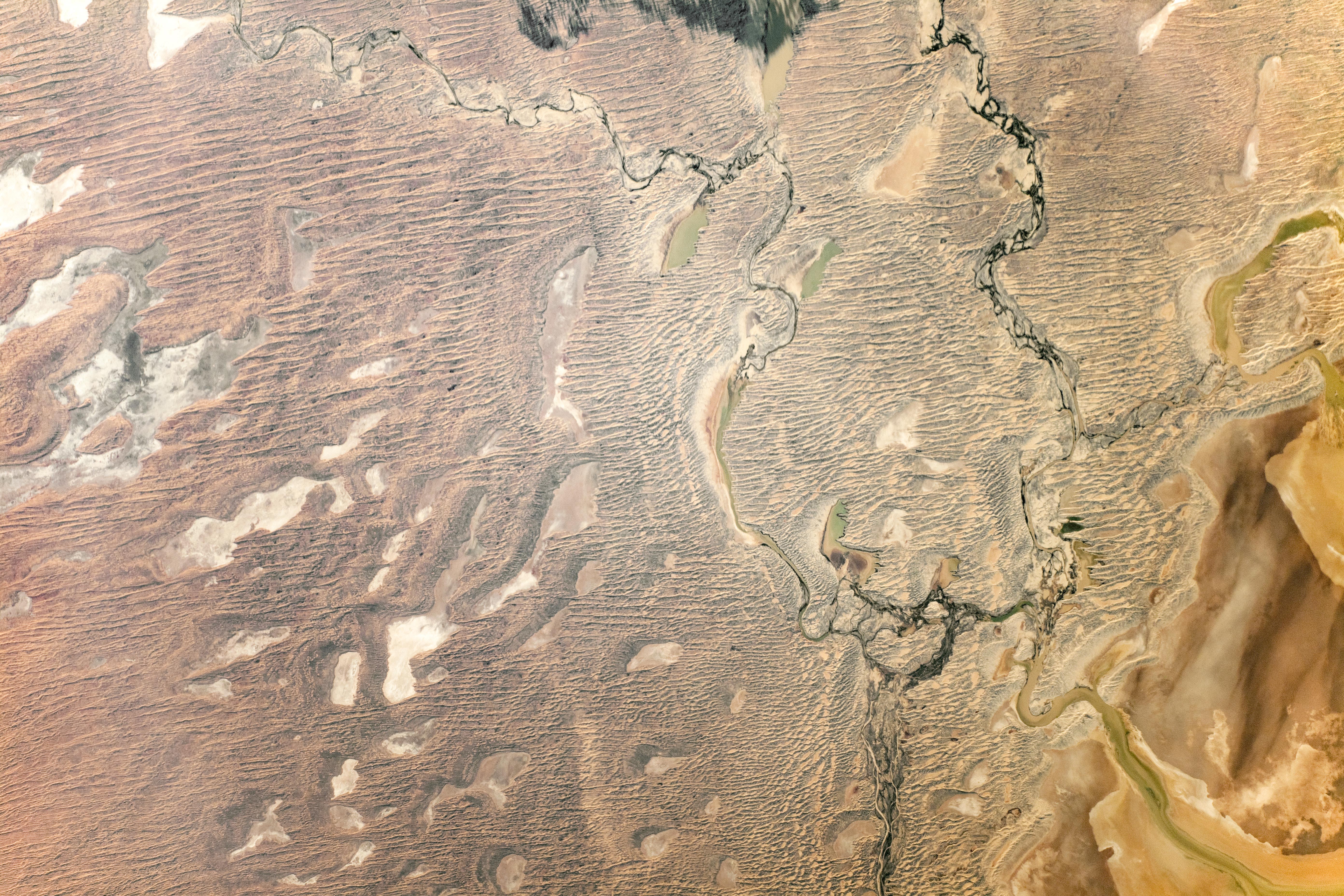 [:ja]【宇宙からの地球絶景】No.863: オーストラリアのシンプソン砂漠🇦🇺[:en][Earthview Wonders] No.863: Simpson Desert, Australia🇦🇺[:]