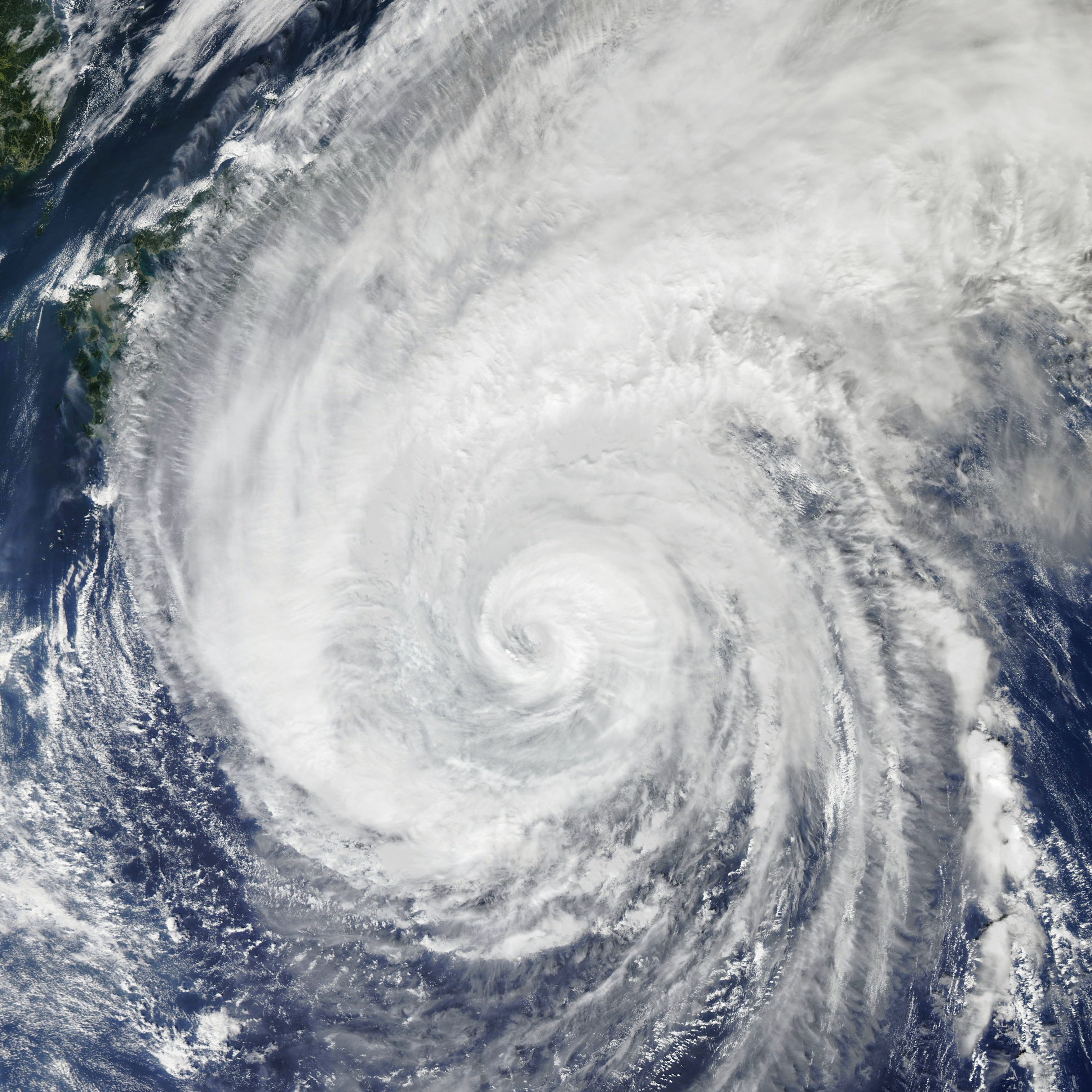 [:ja]【宇宙からの地球絶景】No.873: 台風19号🇯🇵[:en][Earthview Wonders] No.873: Typhoon Hagibis🇯🇵[:]