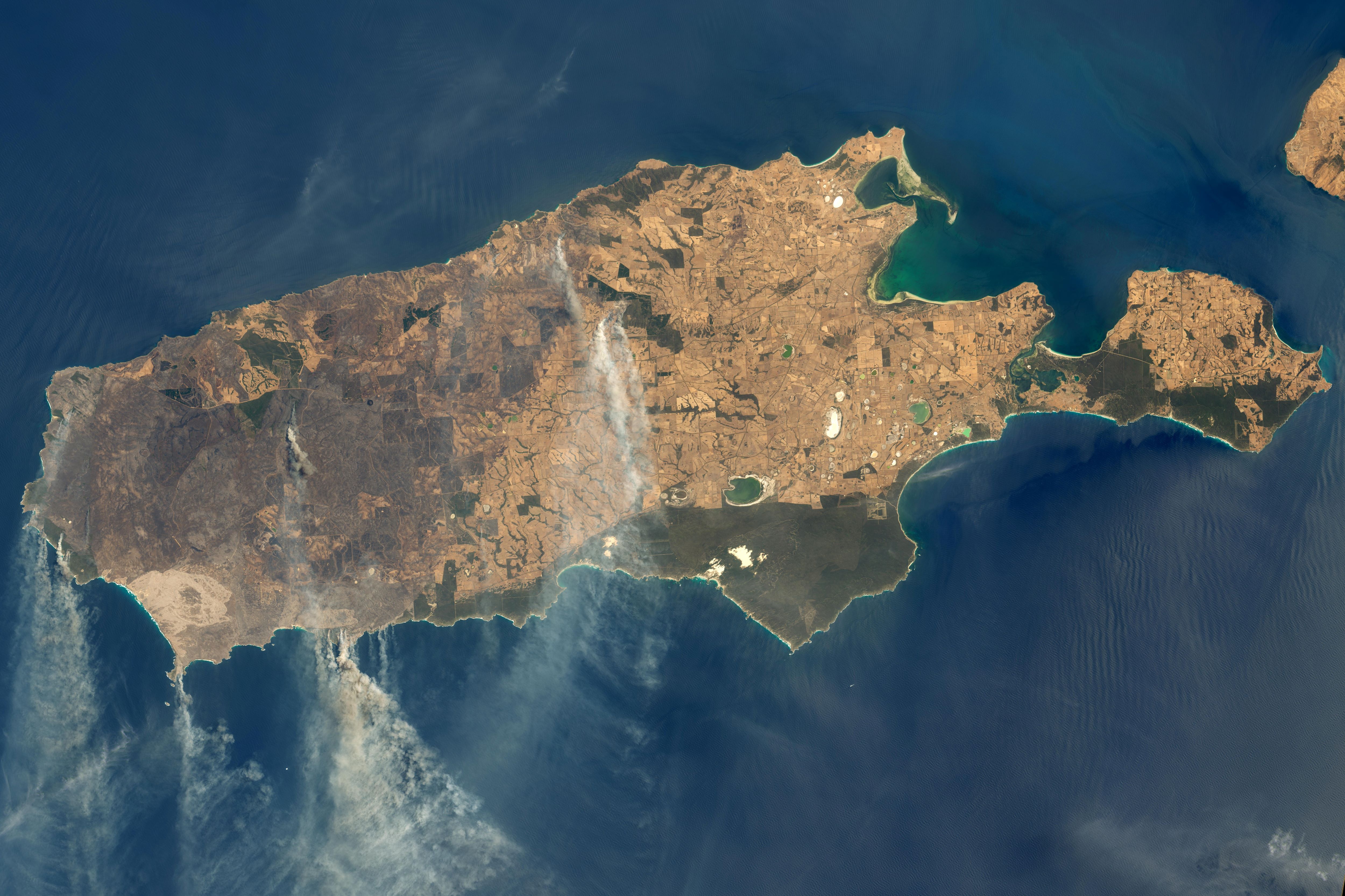 [:ja]【宇宙からの地球絶景】No.938: オーストラリアのカンガルー島🇦🇺[:en][Earthview Wonders] No.938: Kangaroo Island🇦🇺[:]