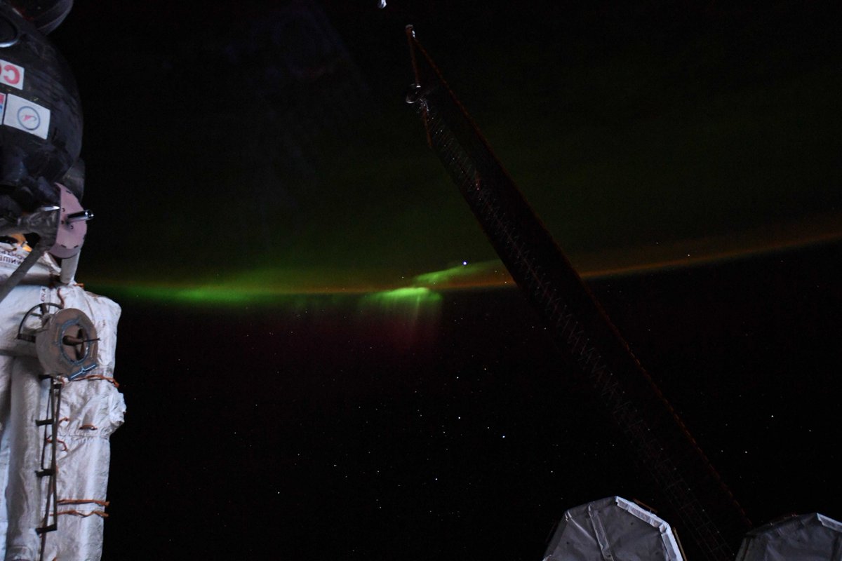[:ja]【宇宙からの地球絶景】No.954: 南極光[:en][Earthview Wonders] No.954: Aurora Australis[:]