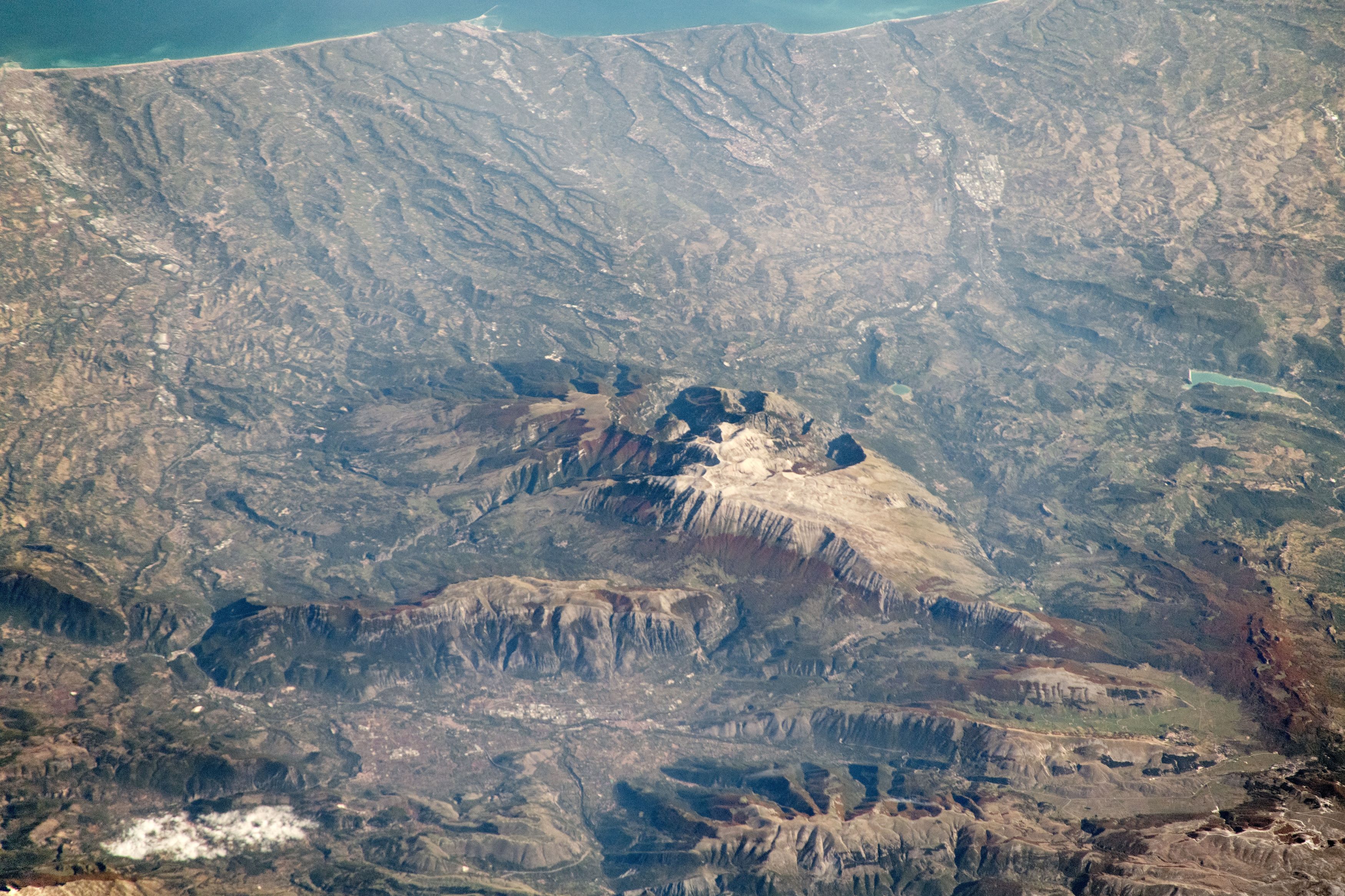 [:ja]【宇宙からの地球絶景】No.958: マイエッラ山地🇮🇹[:en][Earthview Wonders] No.958: Maiella, Italy🇮🇹[:]