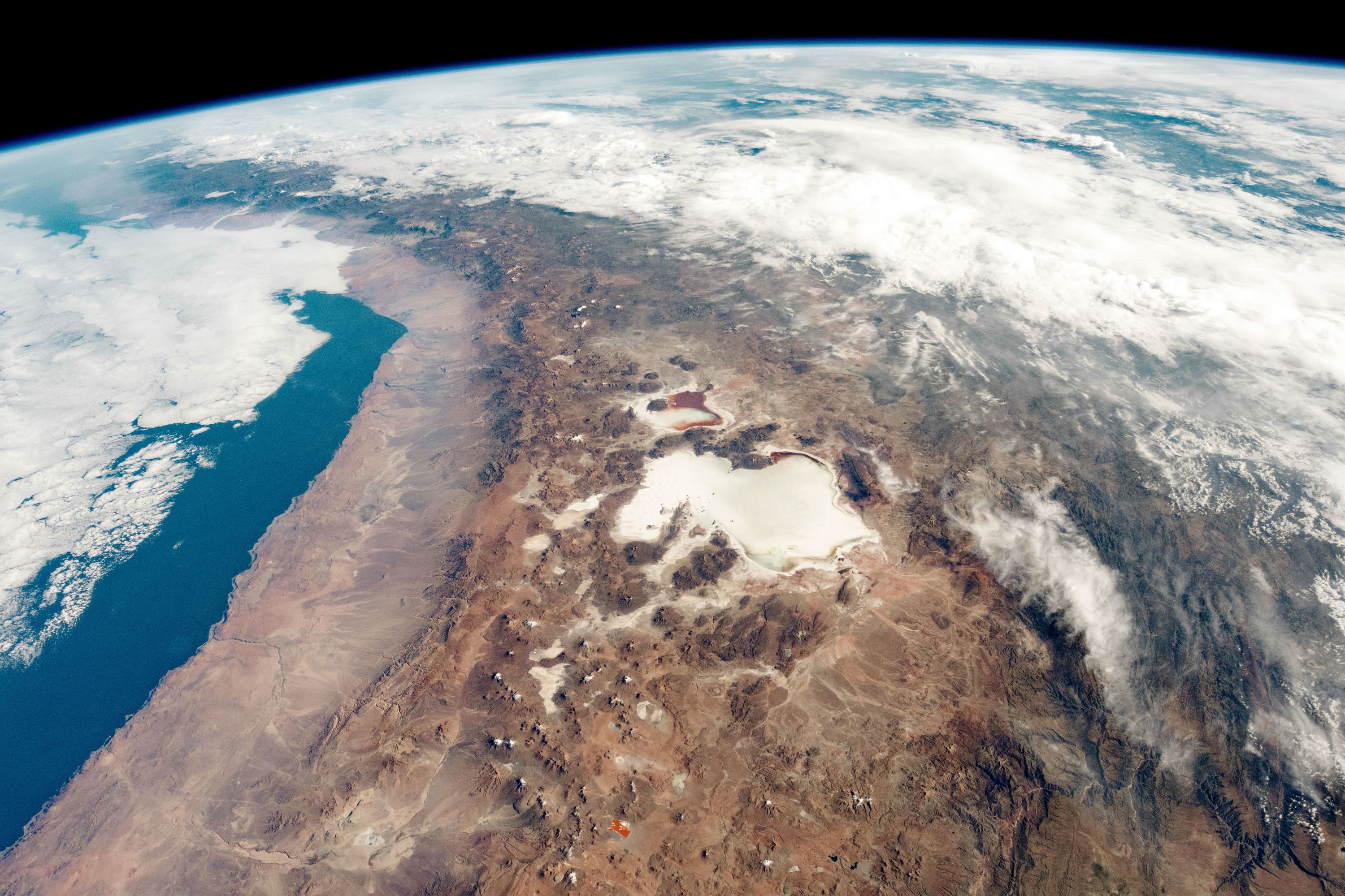 [:ja]【宇宙からの地球絶景】No.983: ウユニ塩湖🇧🇴[:en][Earthview Wonders] No.983: Uyuni Salt Flat🇧🇴[:]