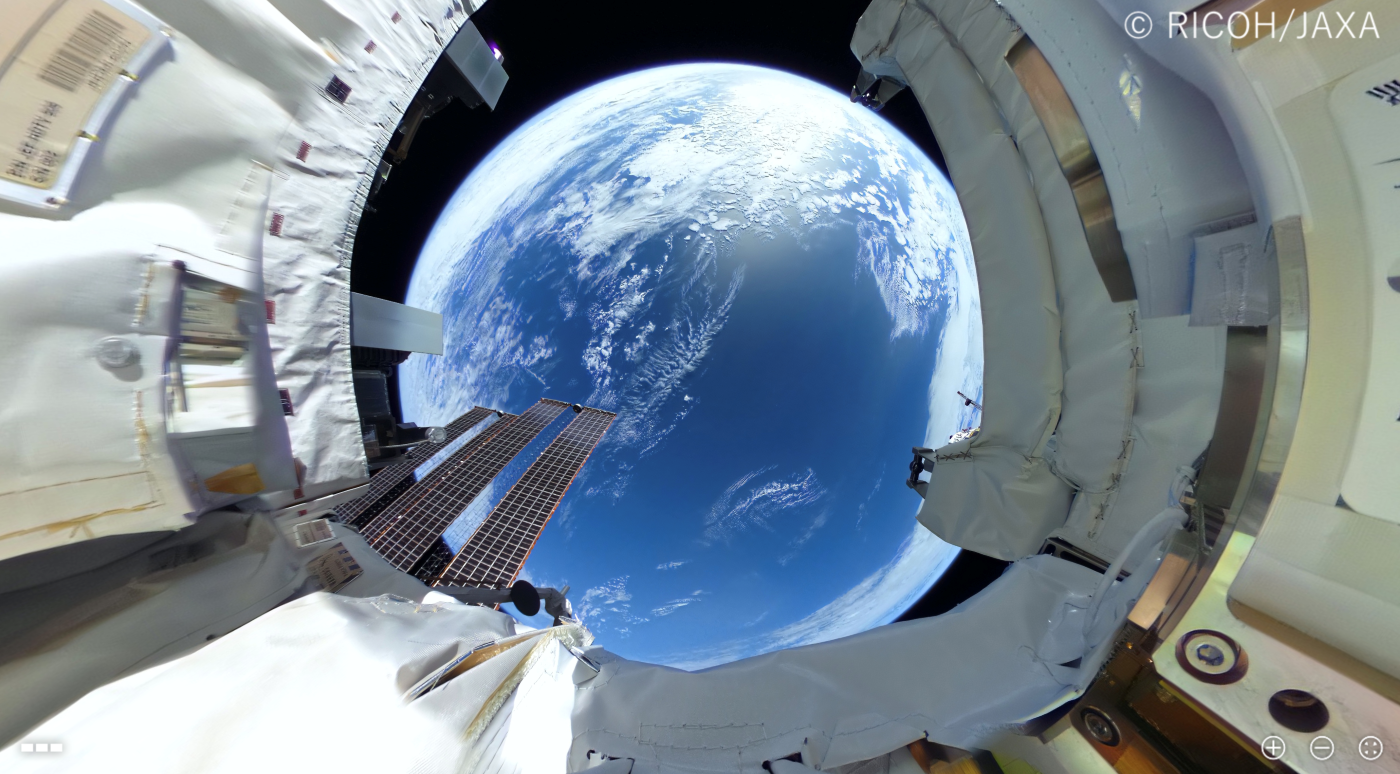 [:ja]【宇宙からの地球絶景】No.986: Ricoh Thetaのアースビュー[:en][Earthview Wonders] No.986: Ricoh’s Earthview[:]
