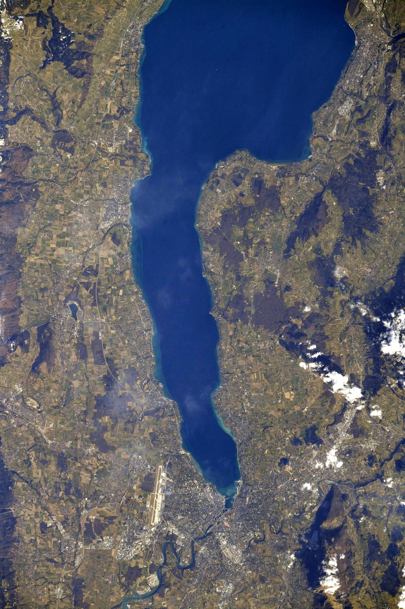 [:ja]【宇宙からの地球絶景】No.976: スイスのジュネーブ🇨🇭[:en][Earthview Wonders] No.976: Geneve, Switzerland🇨🇭[:]