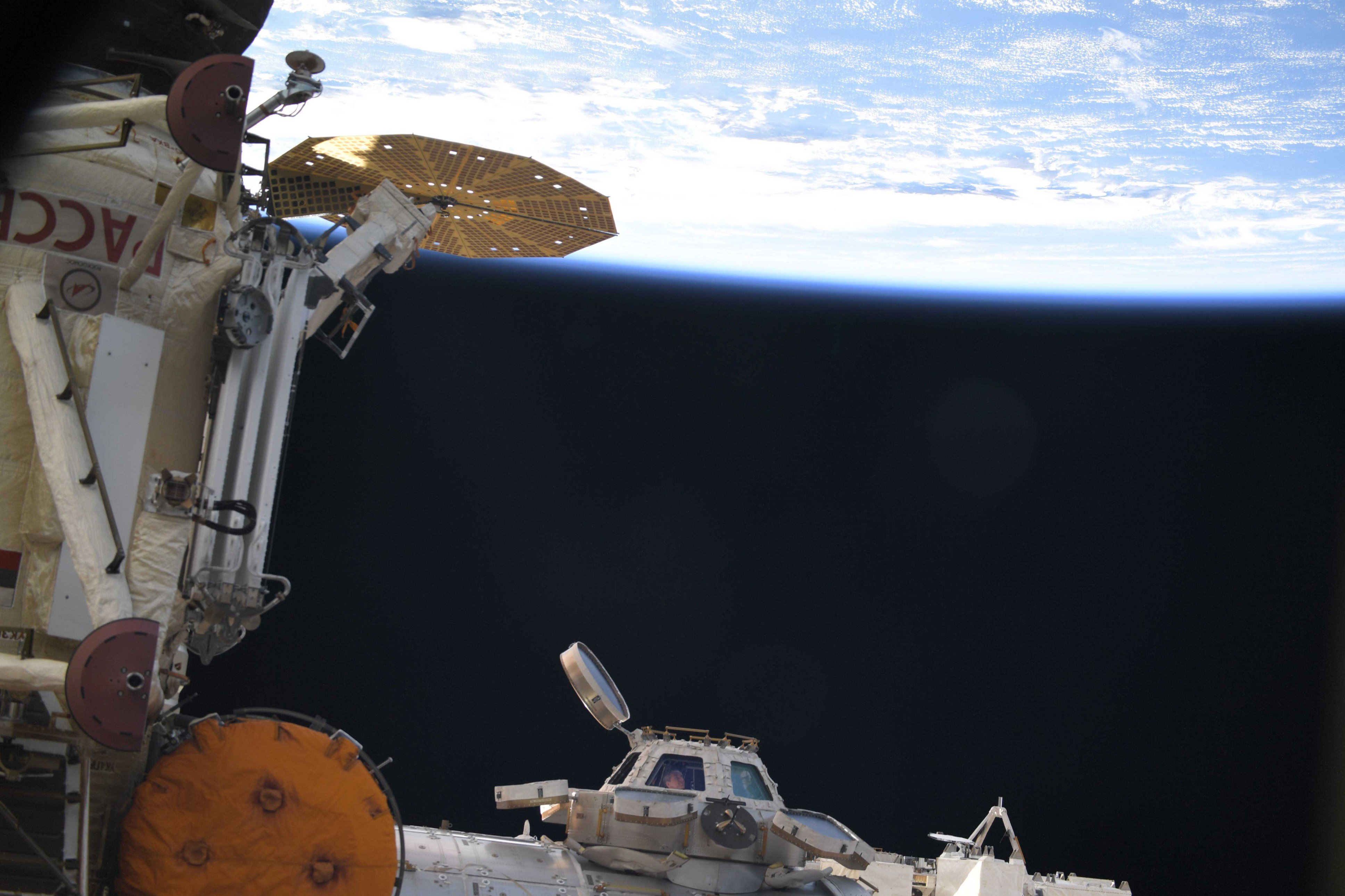 [:ja]【宇宙からの地球絶景】No.1023: キューポラからの景色[:en][Earthview Wonders] No.1023: Office View from Cupola[:]