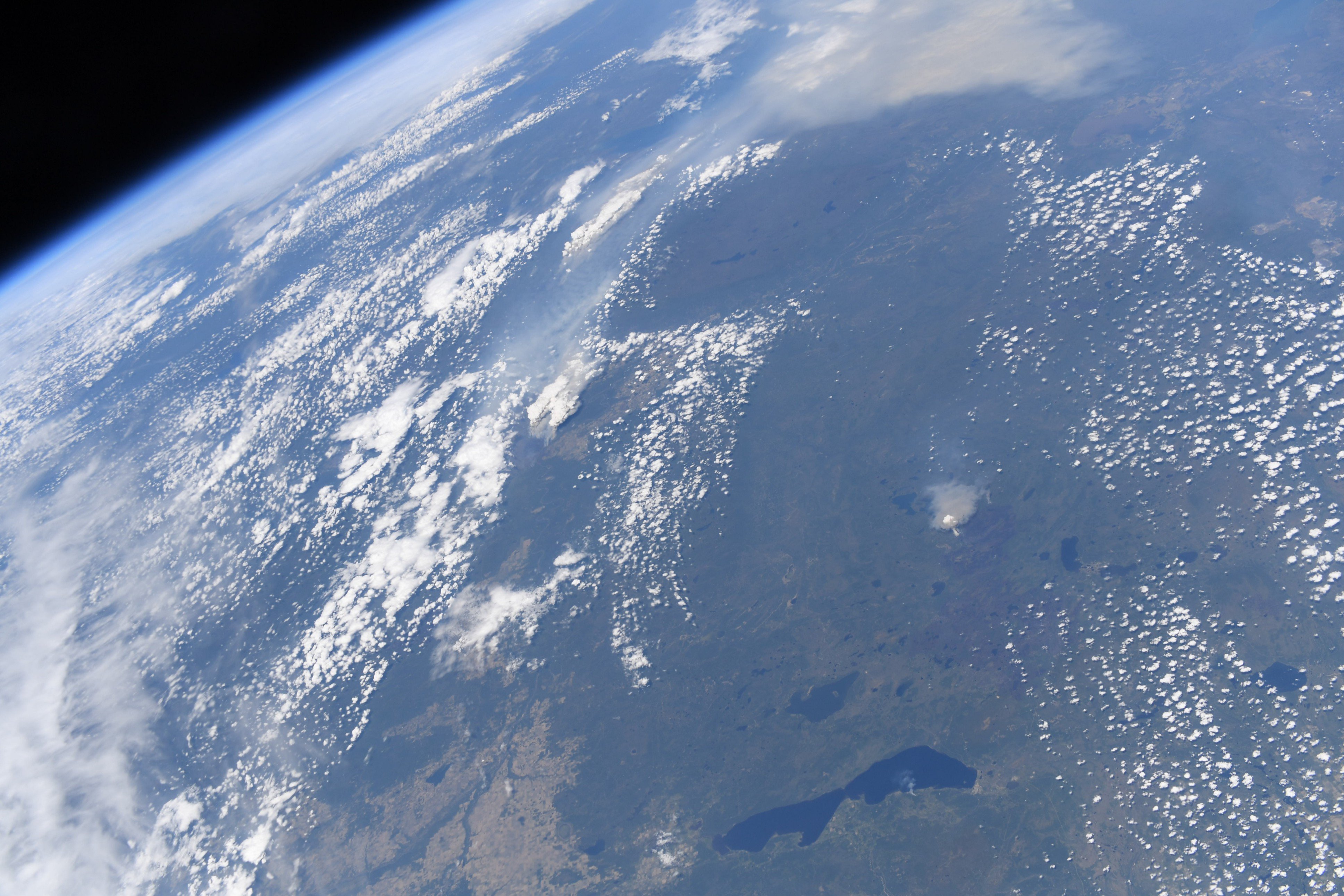 [:ja]【宇宙からの地球絶景】No.1049: カナダのレッサースレーブ湖[:en][Earthview Wonders] No.1049: Lesser Slave Lake, Canada[:]