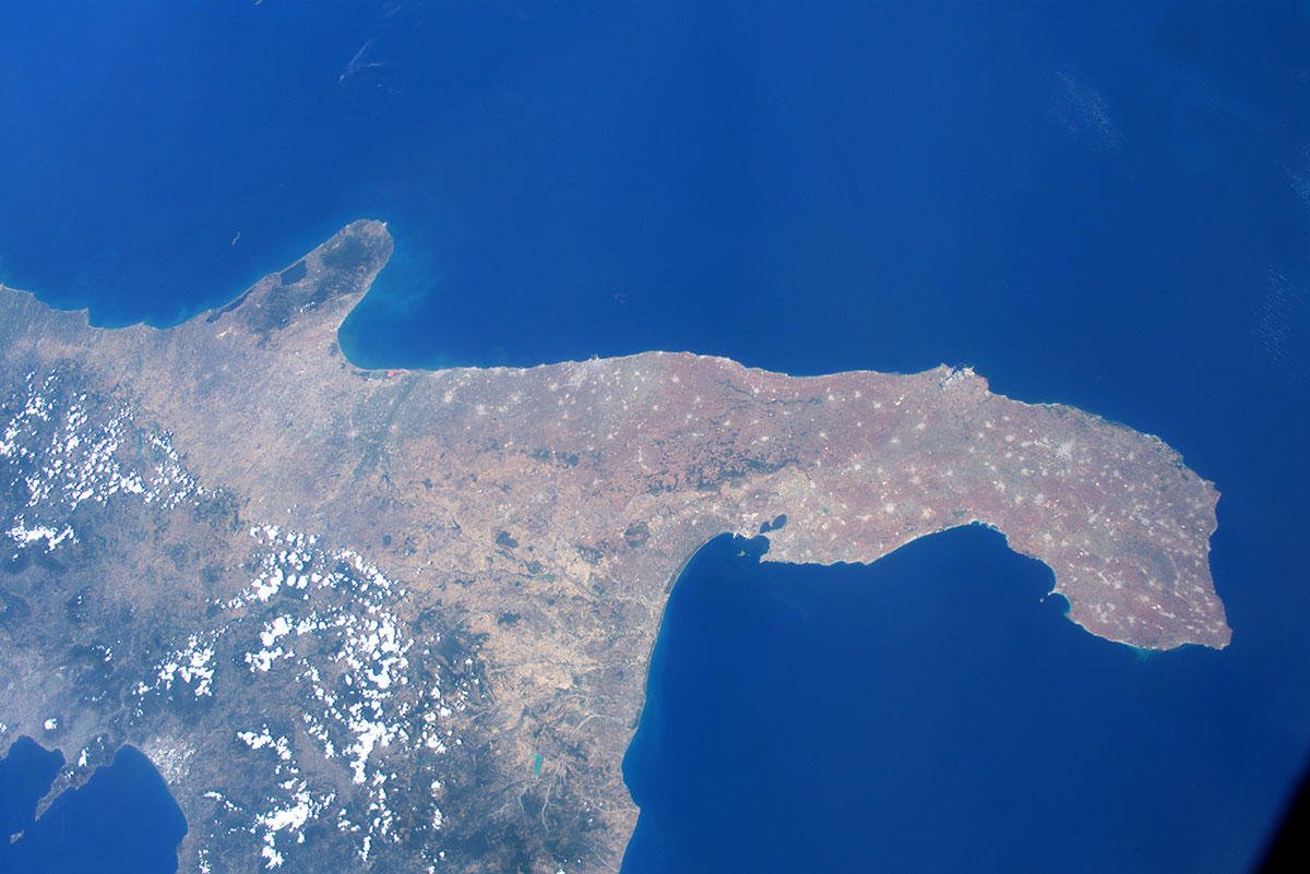 [:ja]【宇宙からの地球絶景】No.1099: イタリアのプーリア州🇮🇹[:en][Earthview Wonders] No.1099: Apulia, Italy🇮🇹[:]