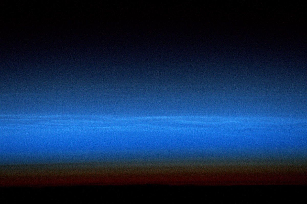 [:ja]【宇宙からの地球絶景】No.1121: 夜光雲[:en][Earthview Wonders] No.1121: Mesospheric Clouds[:]