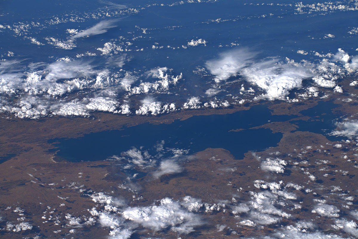 [:ja]【宇宙からの地球絶景】No.1116: チチカカ湖🇵🇪🇧🇴[:en][Earthview Wonders] No.1116: Lake Titicaca🇵🇪🇧🇴[:]
