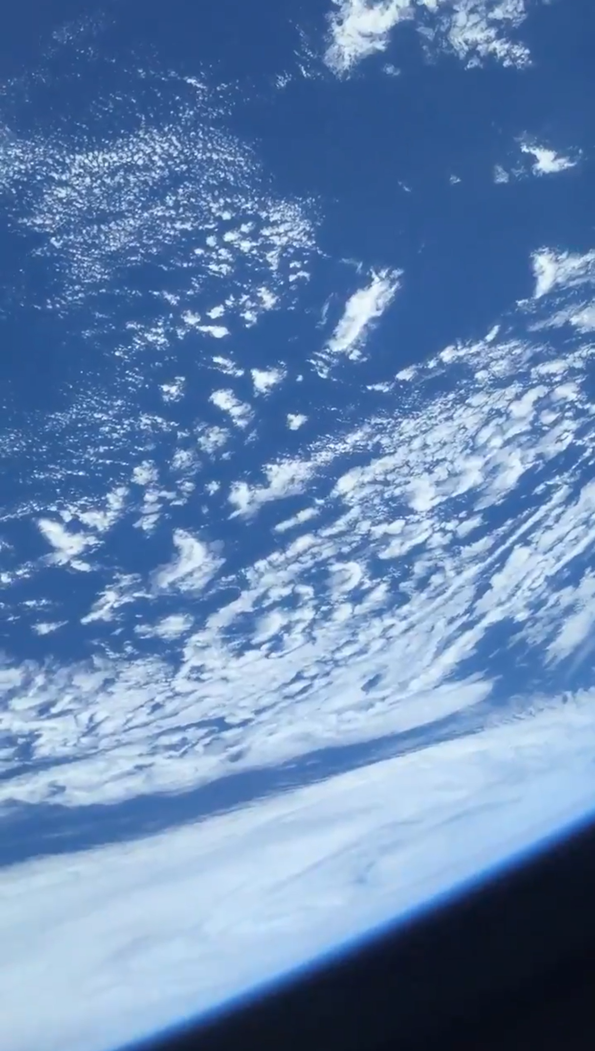 [:ja]【宇宙からの地球絶景】【動画】No.1172: レジリエンスからの地球[:en][Earthview Wonders][Video] No.1172: Earthview from Resilience[:]