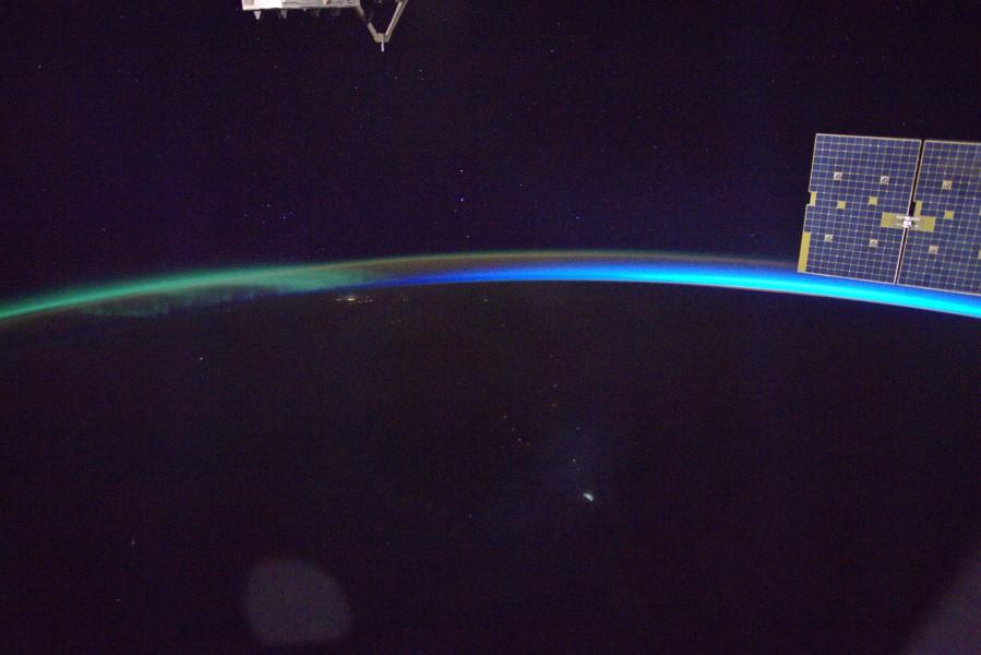[:ja]【宇宙からの地球絶景】No.1240: オーロラと夜明け[:]