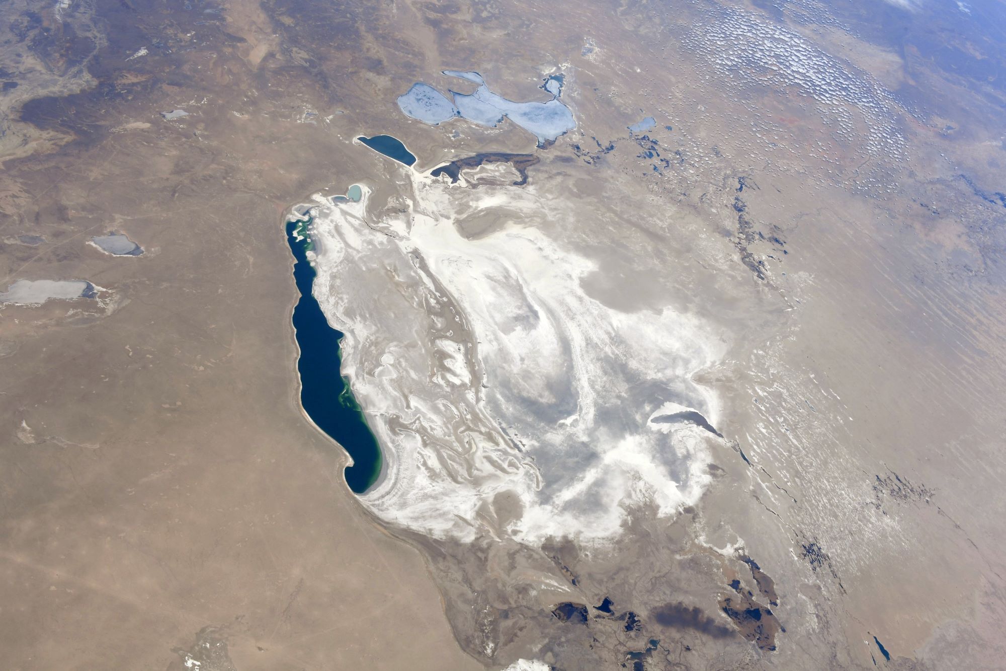 [:ja]【宇宙からの地球絶景】No.1261: アラル海🇰🇿🇺🇿[:]
