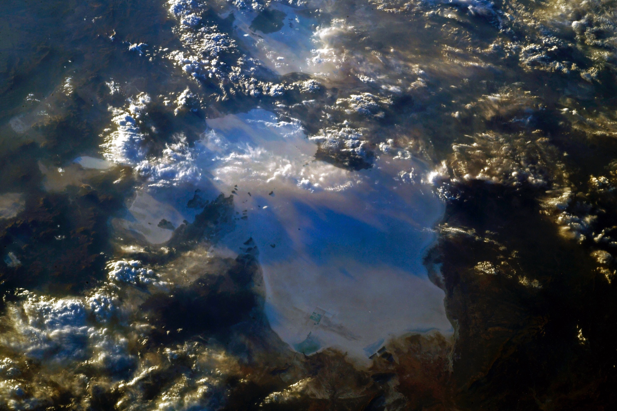 [:ja]【宇宙からの地球絶景】No.1267: チチカカ湖🇵🇪🇧🇴[:]