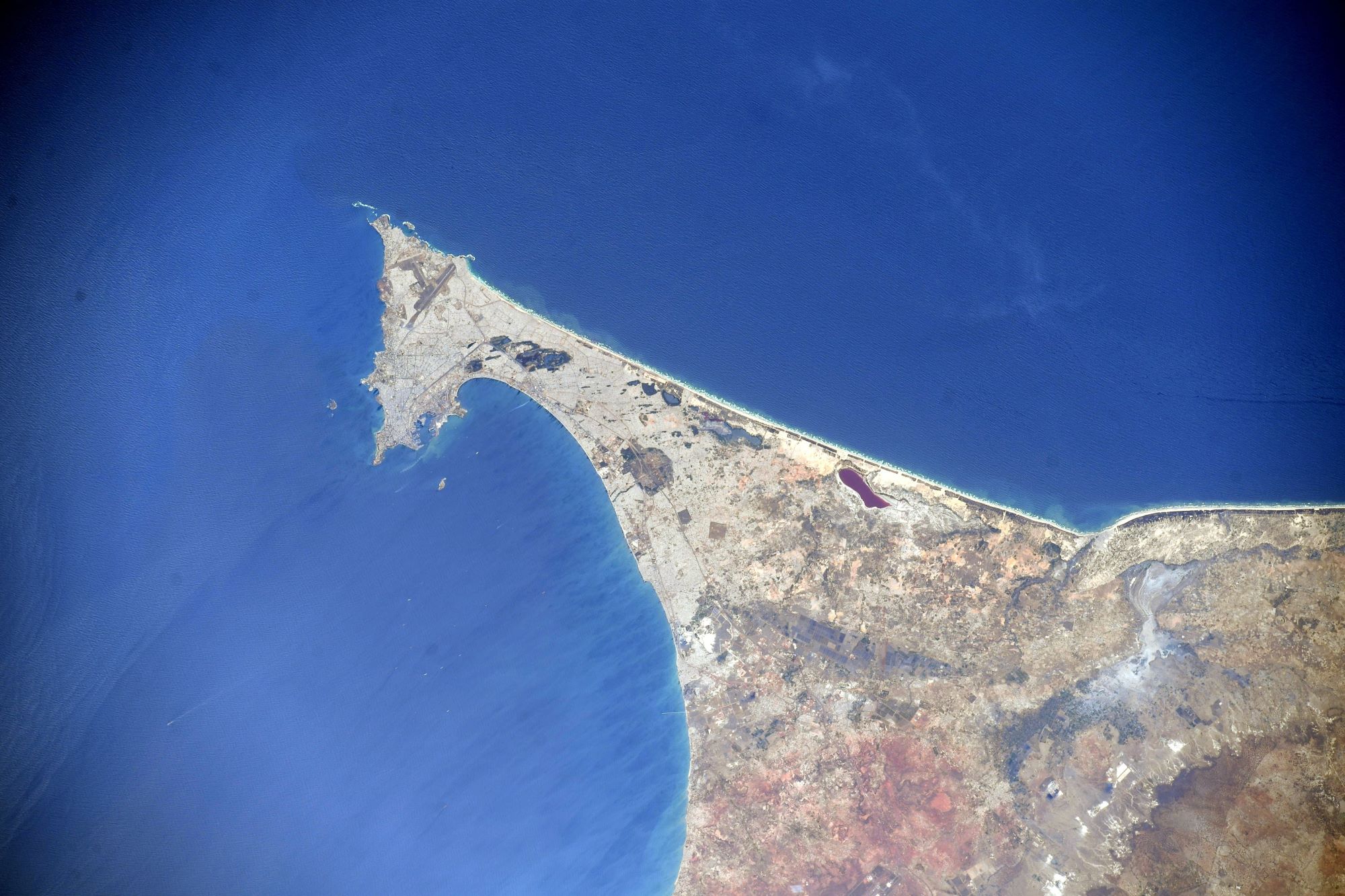 [:ja]【宇宙からの地球絶景】No.1300: セネガルのダカール🇸🇳[:]