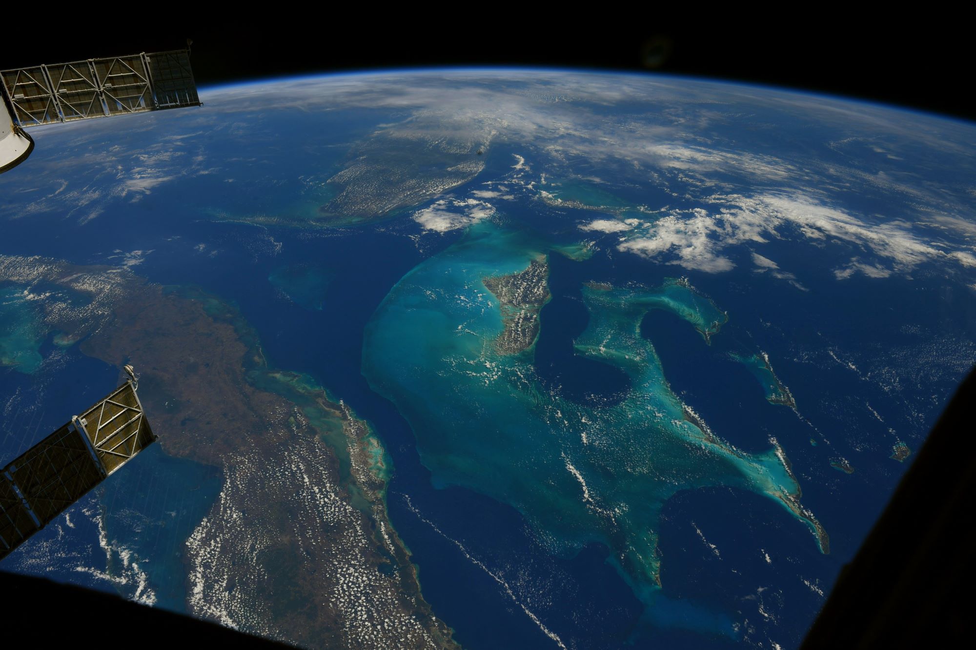 [:ja]【宇宙からの地球絶景】No.1301: バハマ🇧🇸[:]