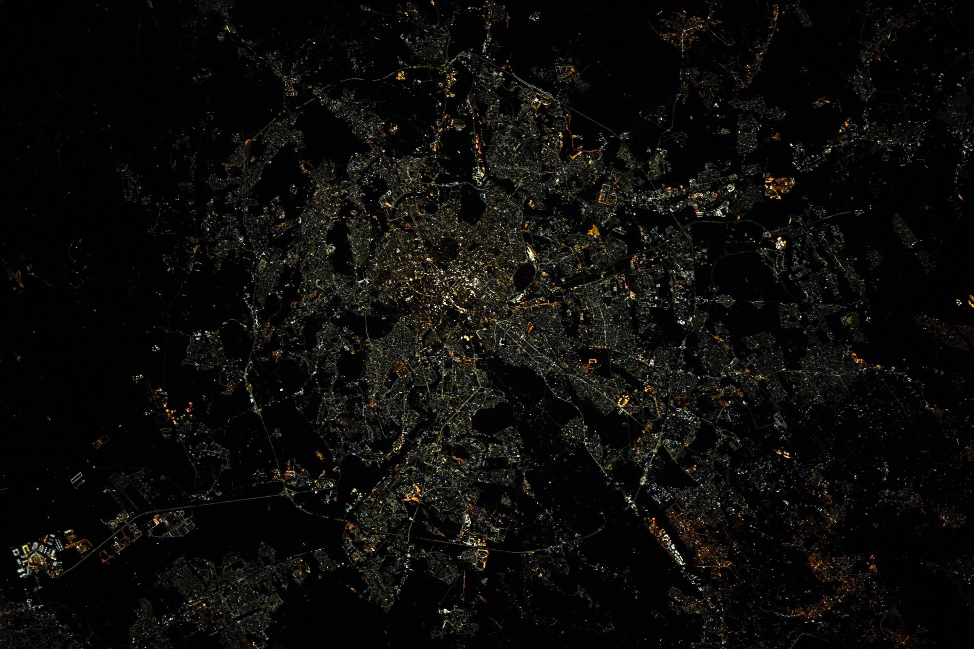 [:ja]【宇宙からの地球絶景】No.1304: イタリアの共和国記念日🇮🇹[:]