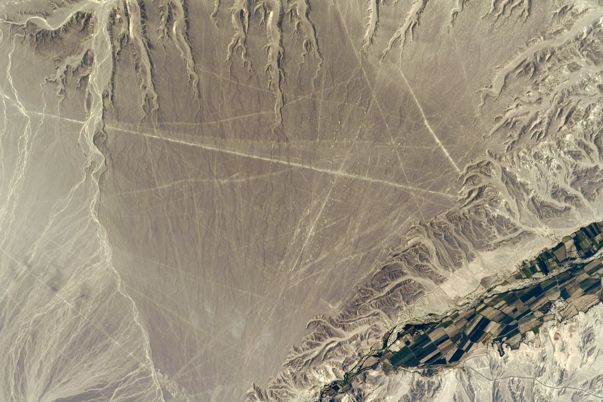 [:ja]【宇宙からの地球絶景】No.1357: ナスカの地上絵🇵🇪[:]