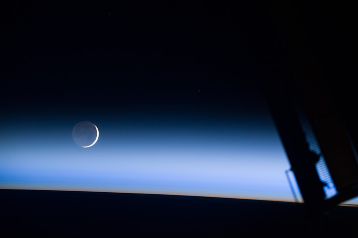 [:ja]【宇宙からの地球絶景】No.1396: ISSからの月[:]