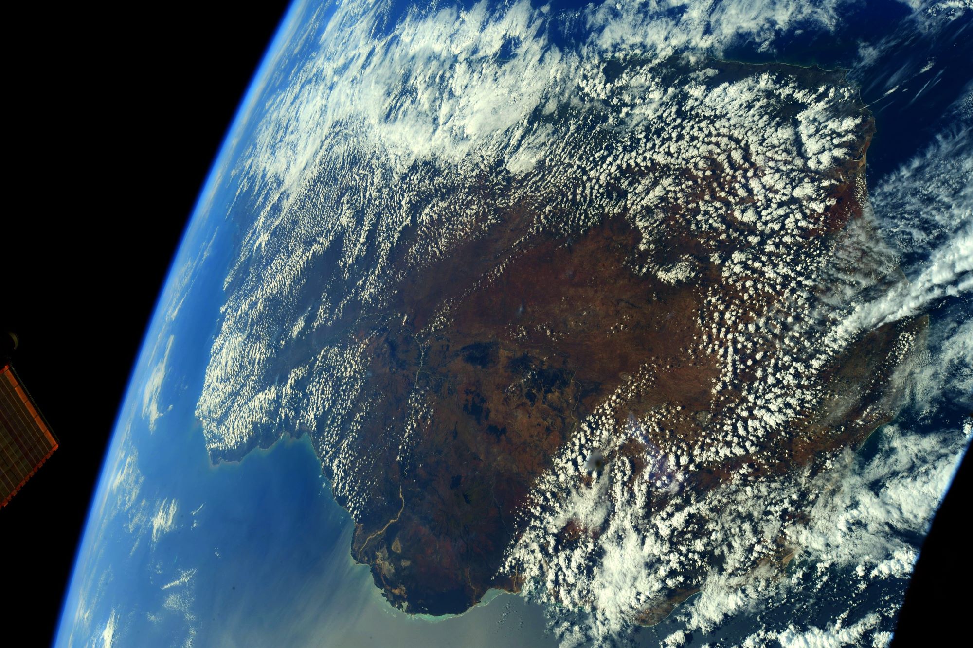 [:ja]【宇宙からの地球絶景】No.1416: マダガスカル🇲🇬[:]