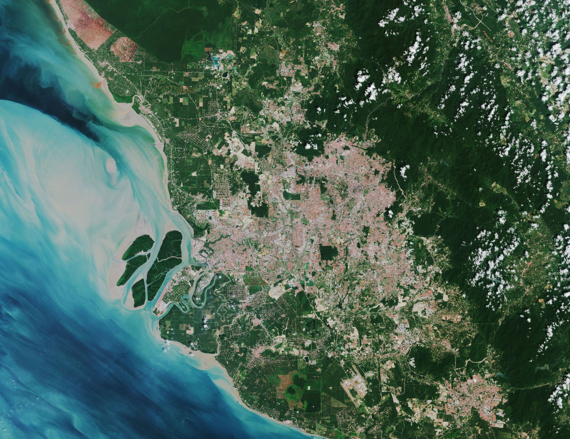 [:ja]【宇宙からの地球絶景】No.1426: クアラルンプール🇲🇾[:]