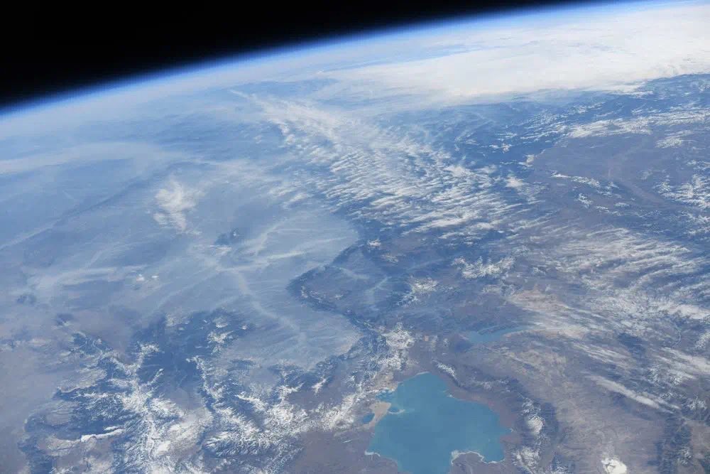 [:ja]【宇宙からの地球絶景】No.1427: 青海湖🇨🇳[:]