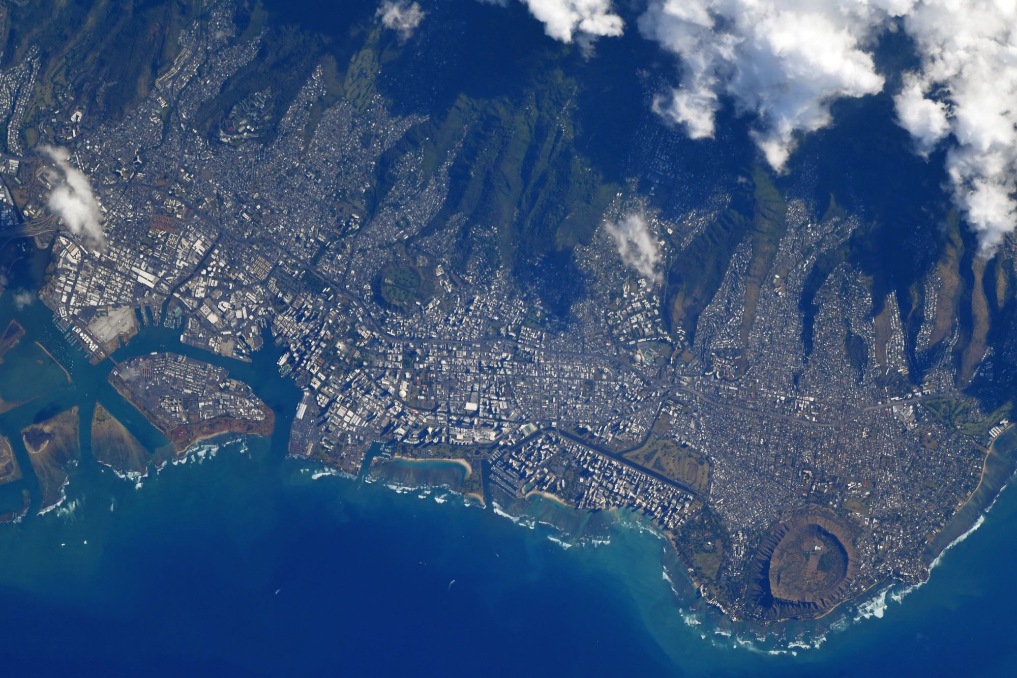 [:ja]【宇宙からの地球絶景】No.1443: ホノルル🇺🇸[:]