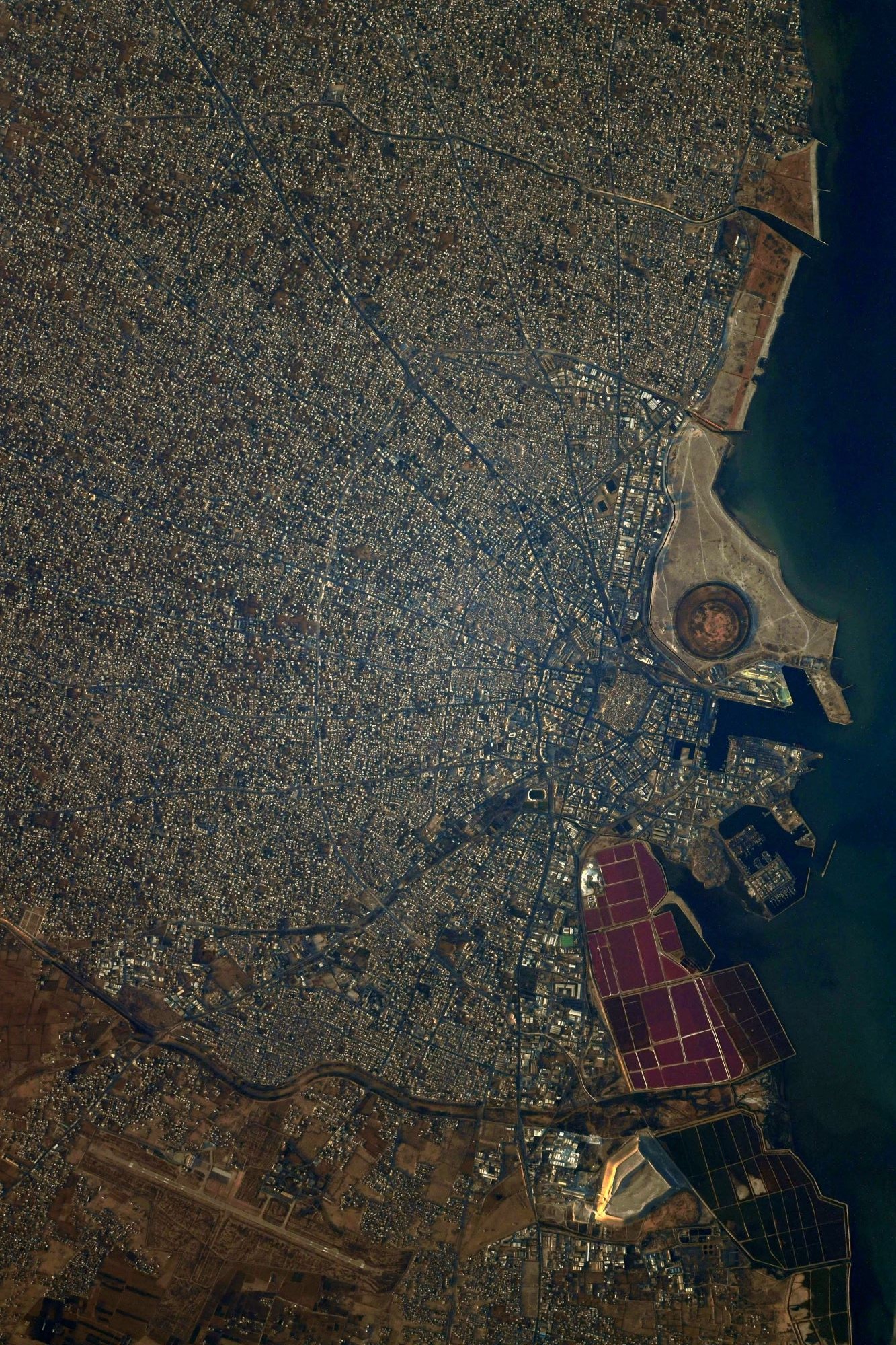 [:ja]【宇宙からの地球絶景】No.1452: チュニジアのスファックス🇹🇳[:]