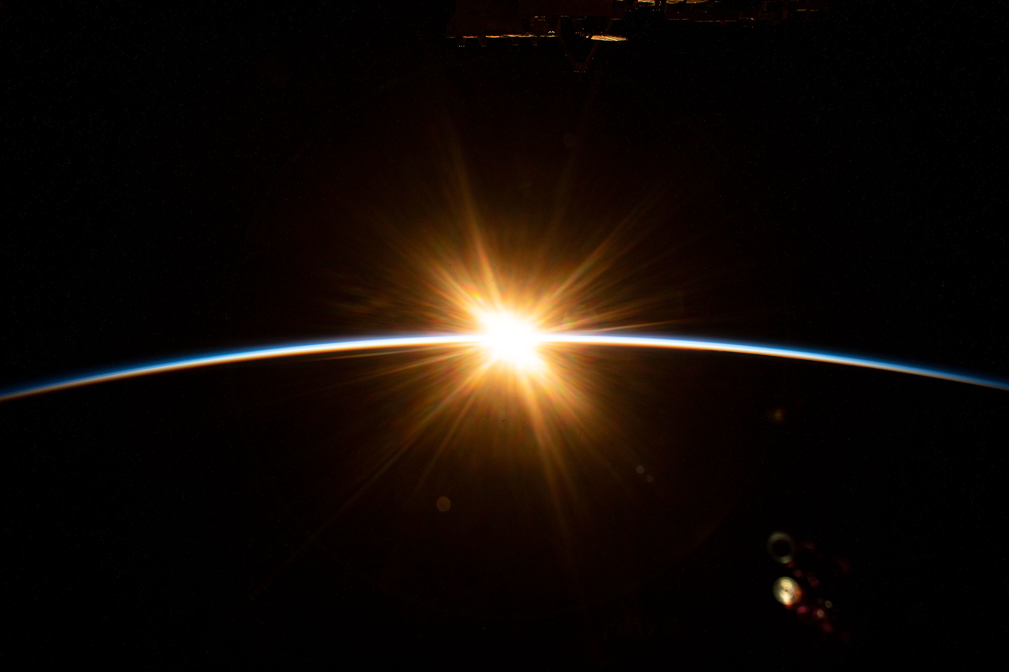 [:ja]【宇宙からの地球絶景】No.1470: 日の出[:]