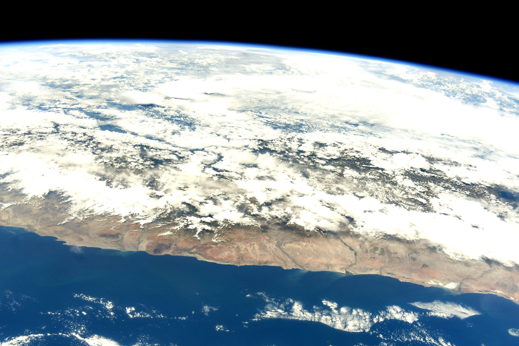[:ja]【宇宙からの地球絶景】No.1468: ペルーの太平洋岸🇵🇪[:]
