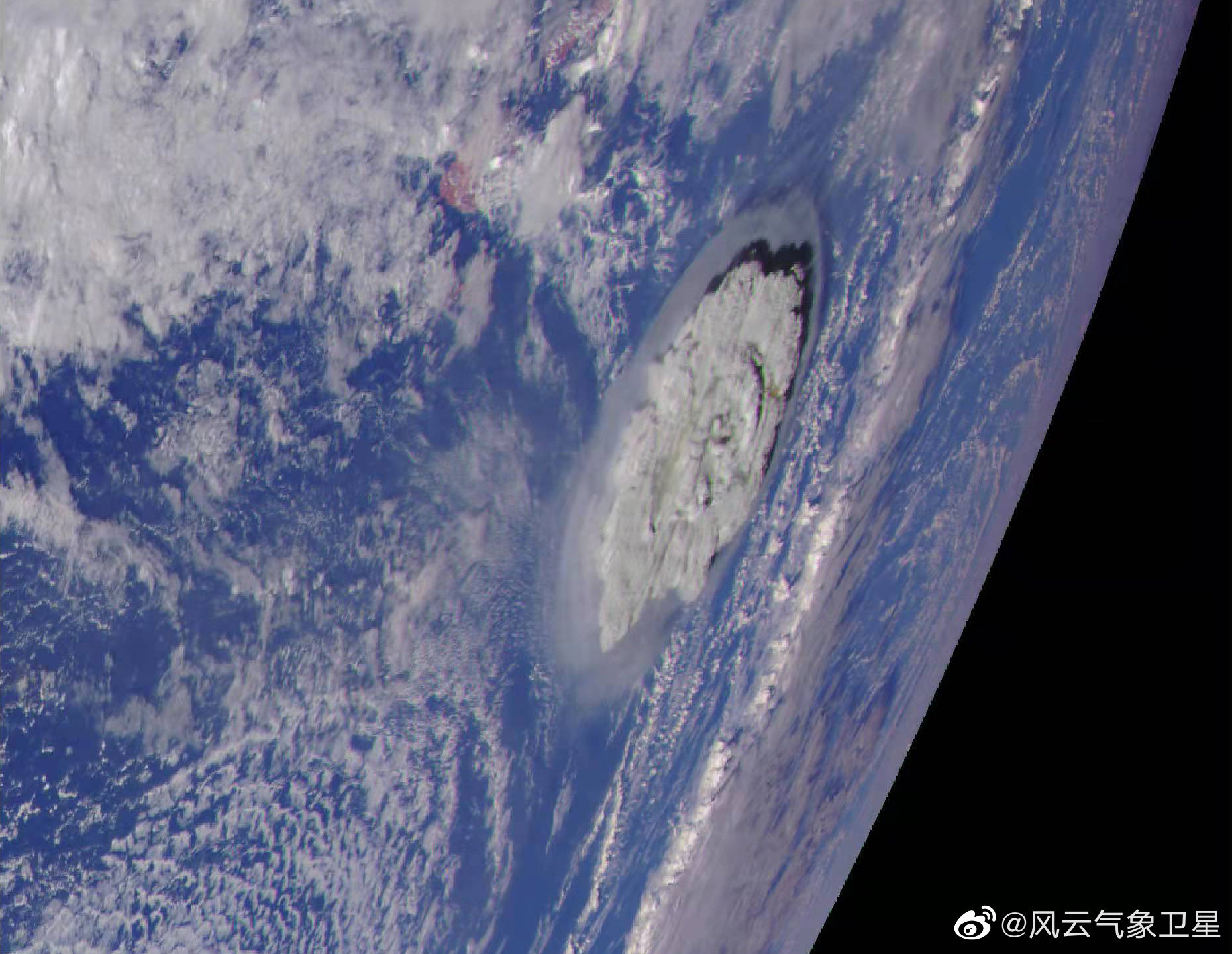 [:ja]【宇宙からの地球絶景】No.1465: トンガの海底火山噴火🇹🇴[:]