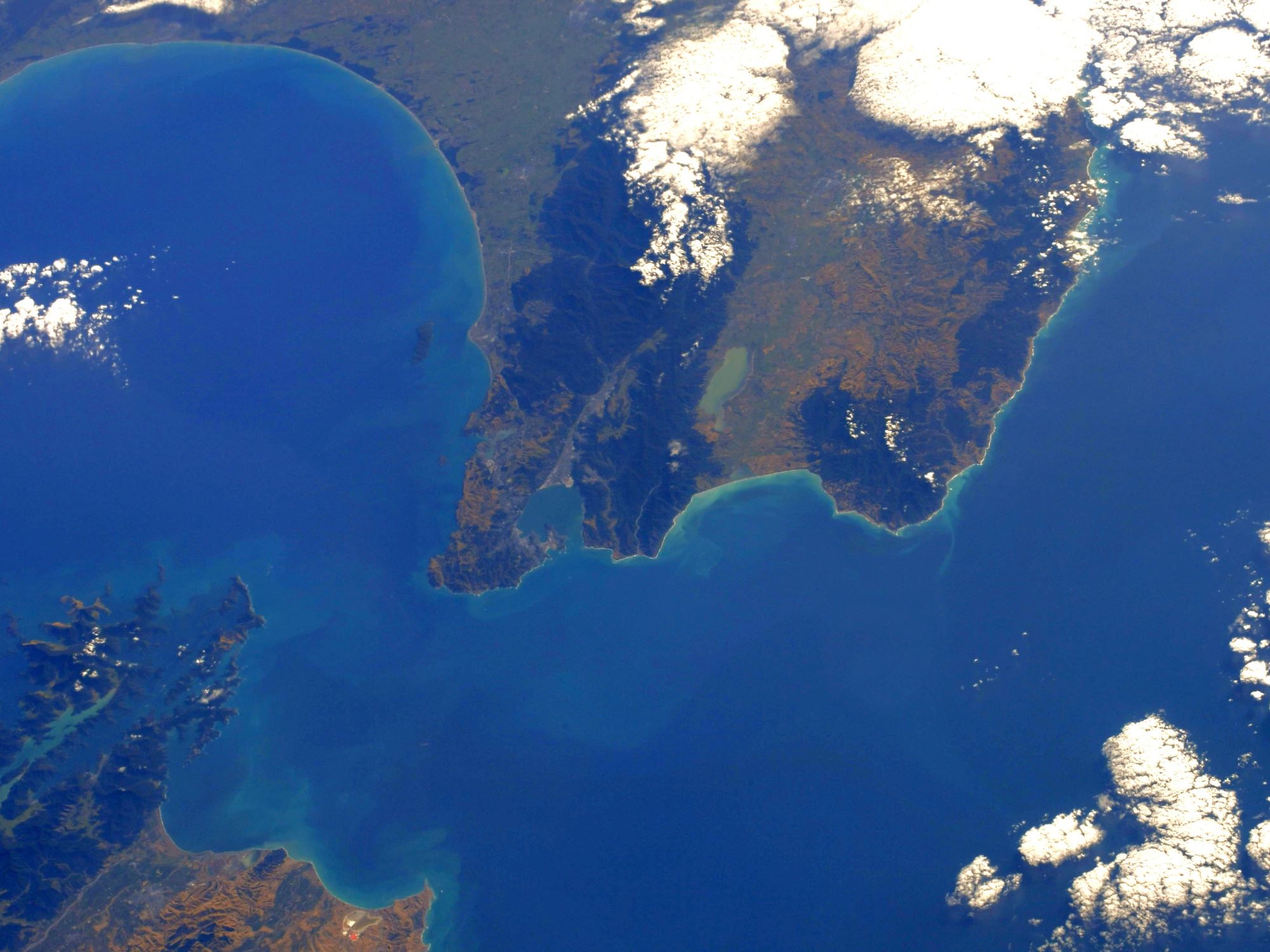 [:ja]【宇宙からの地球絶景】No.1517: ニュージーランドのウェリントン🇳🇿[:]
