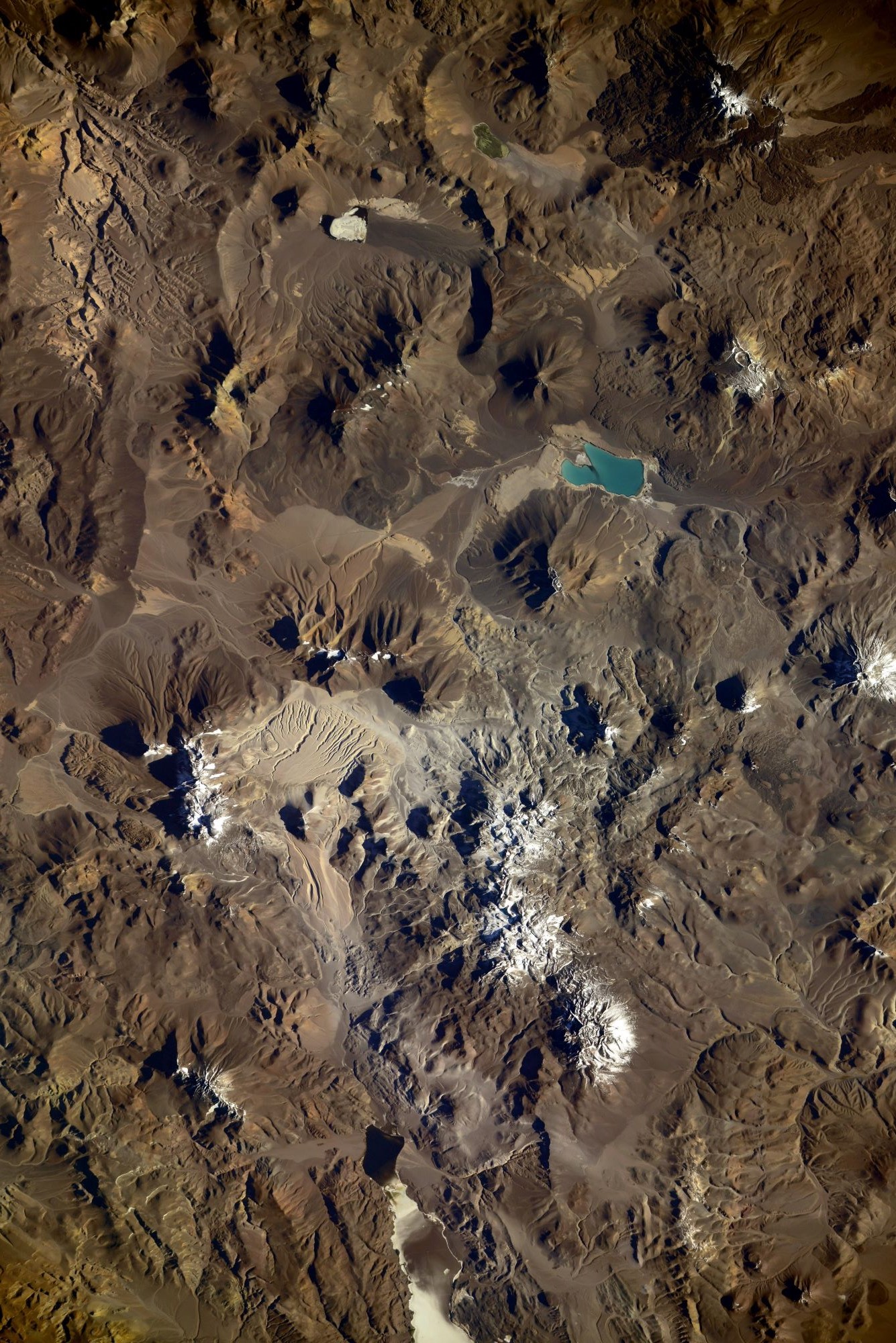 [:ja]【宇宙からの地球絶景】No.1536: オホス・デル・サラード🇦🇷🇨🇱[:]