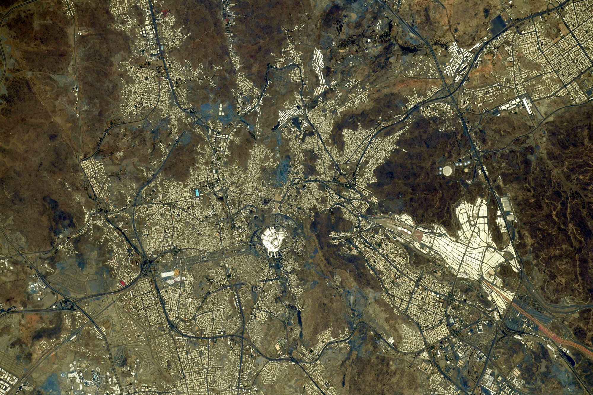 [:ja]【宇宙からの地球絶景】No.1541: メッカ🇸🇦[:]