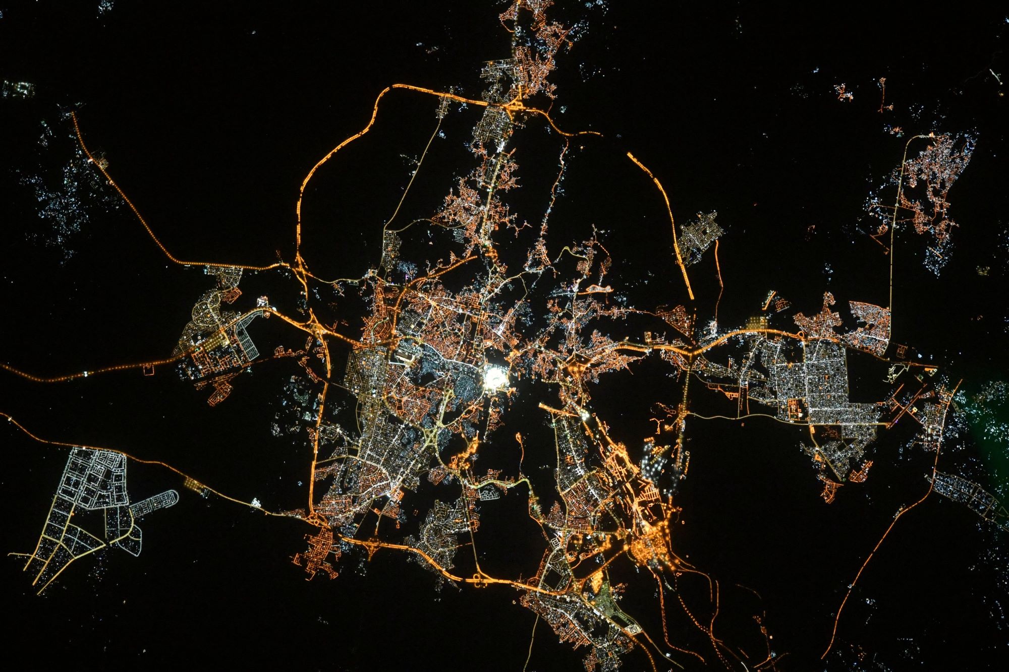 [:ja]【宇宙からの地球絶景】No.1556: 夜のメッカ🇸🇦[:]