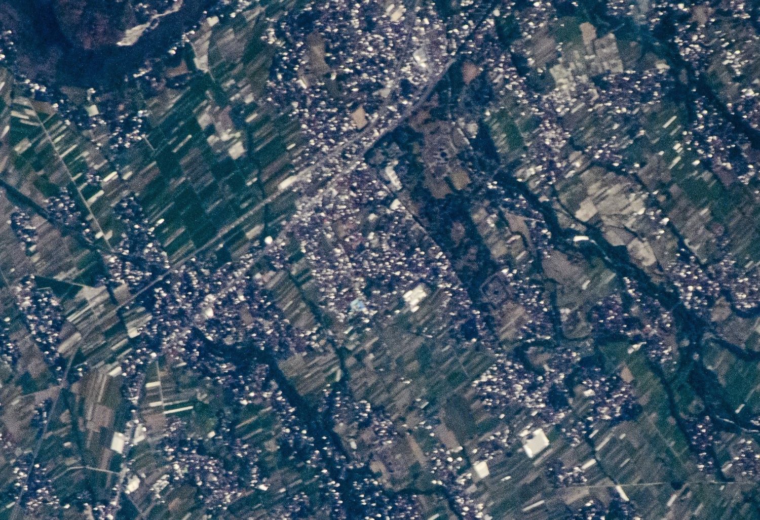 [:ja]【宇宙からの地球絶景】No.1561: プランバナン寺院群🇮🇩[:]
