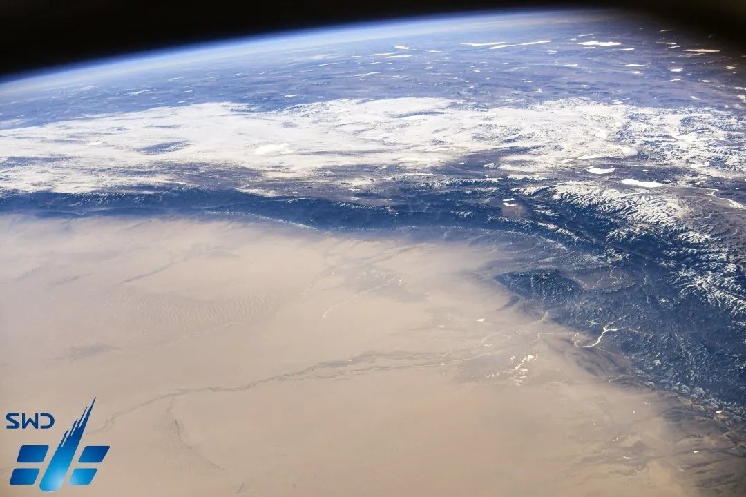 [:ja]【宇宙からの地球絶景】No.1554: タクラマカン砂漠とホータン🇨🇳[:]