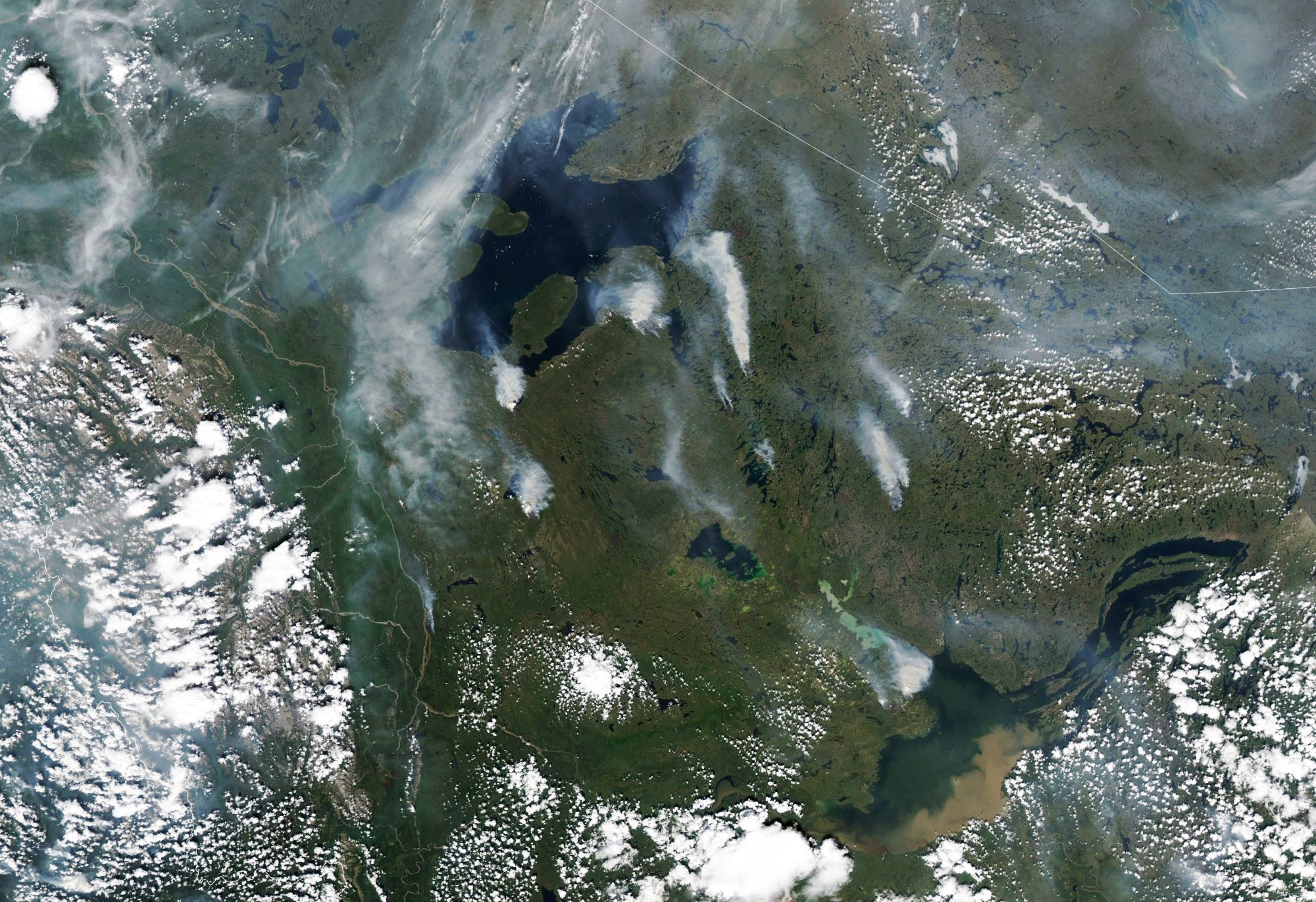 [:ja]【宇宙からの地球絶景】No.1590: カナダ北部の山火事🇨🇦[:]