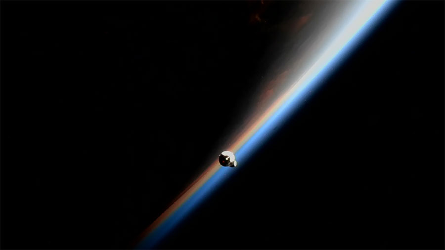[:ja]【宇宙からの地球絶景】No.1594: ドラゴン補給船と地球[:]