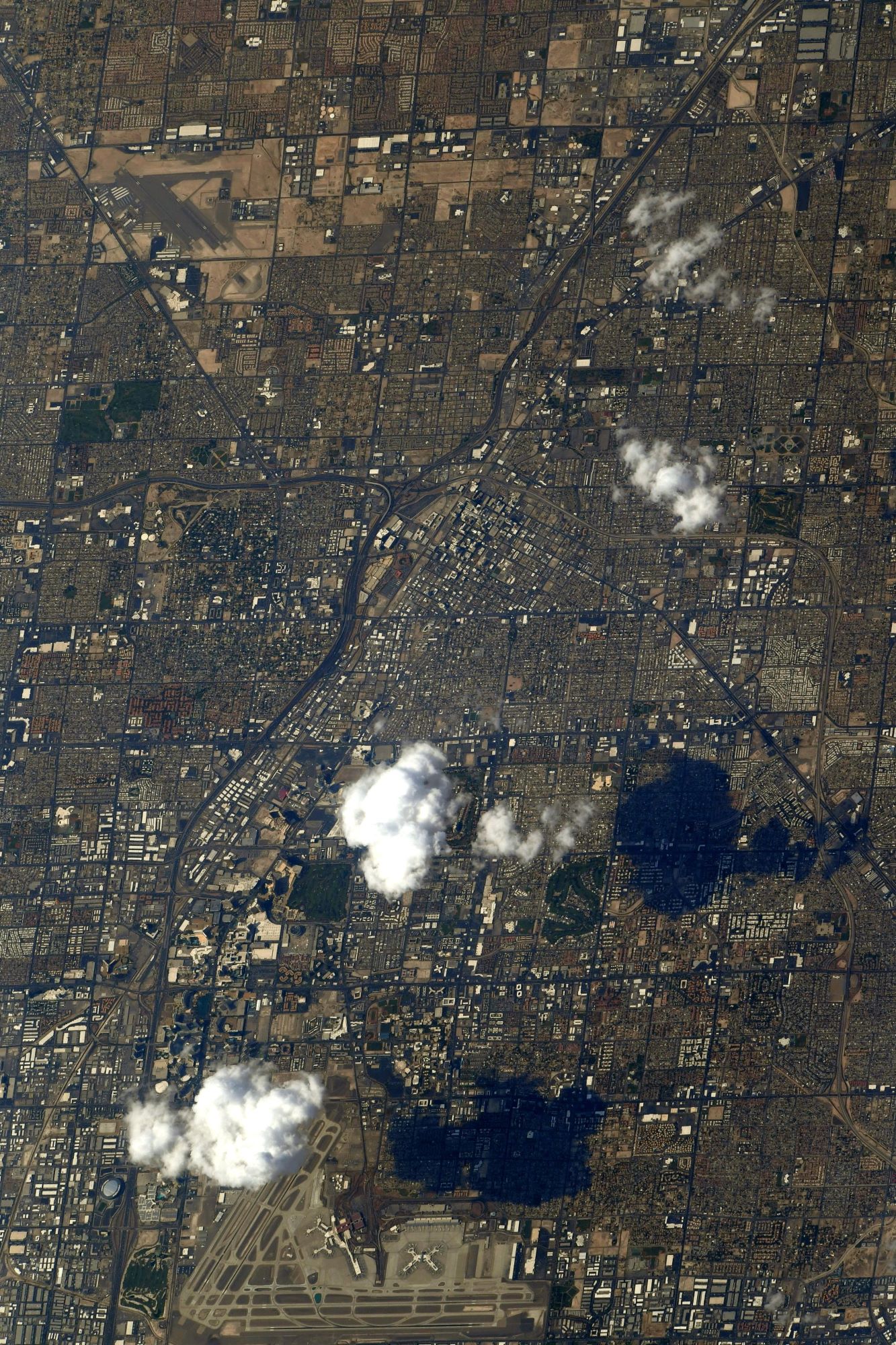 [:ja]【宇宙からの地球絶景】No.1647: ラスベガス🇺🇸[:]