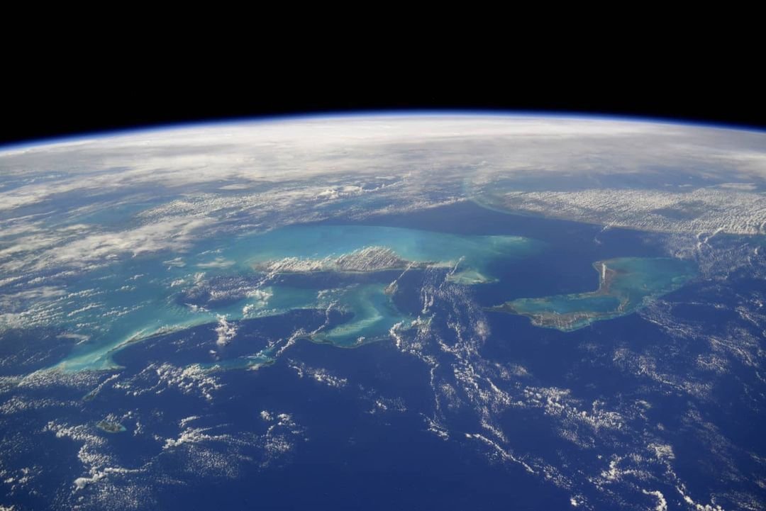 [:ja]【宇宙からの地球絶景】No.1686: バハマ諸島🇧🇸[:]
