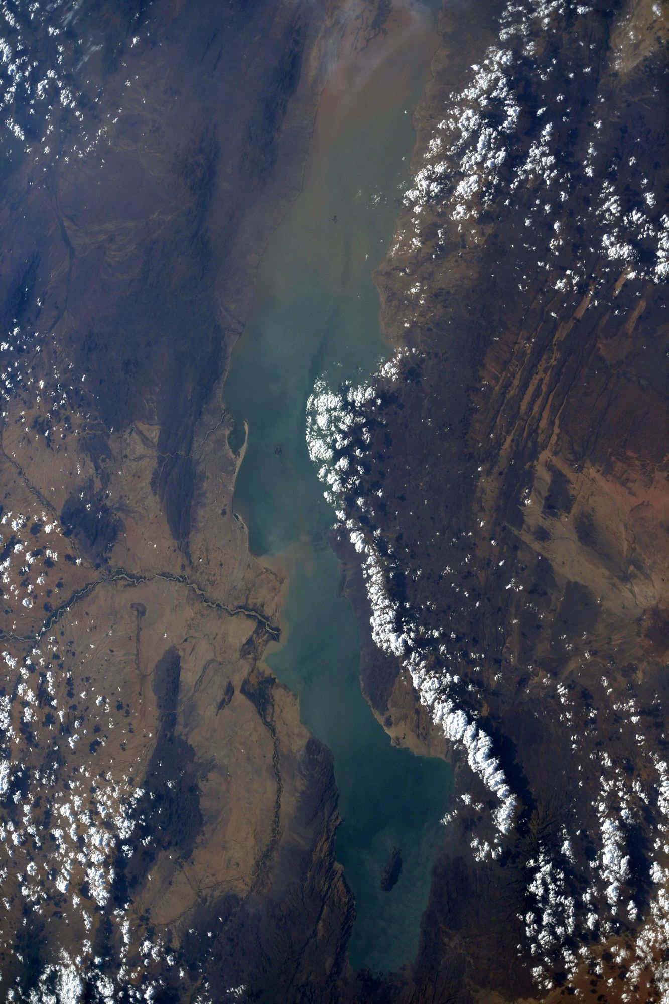 [:ja]【宇宙からの地球絶景】No.1703: トゥルカナ湖🇰🇪🇪🇹[:]