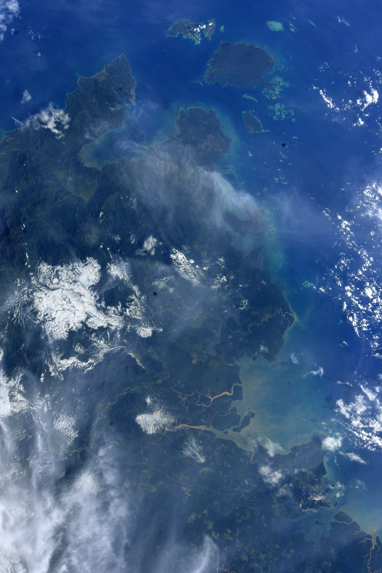 [:ja]【宇宙からの地球絶景】No.1709: マレーシアのサバ州🇲🇾[:]