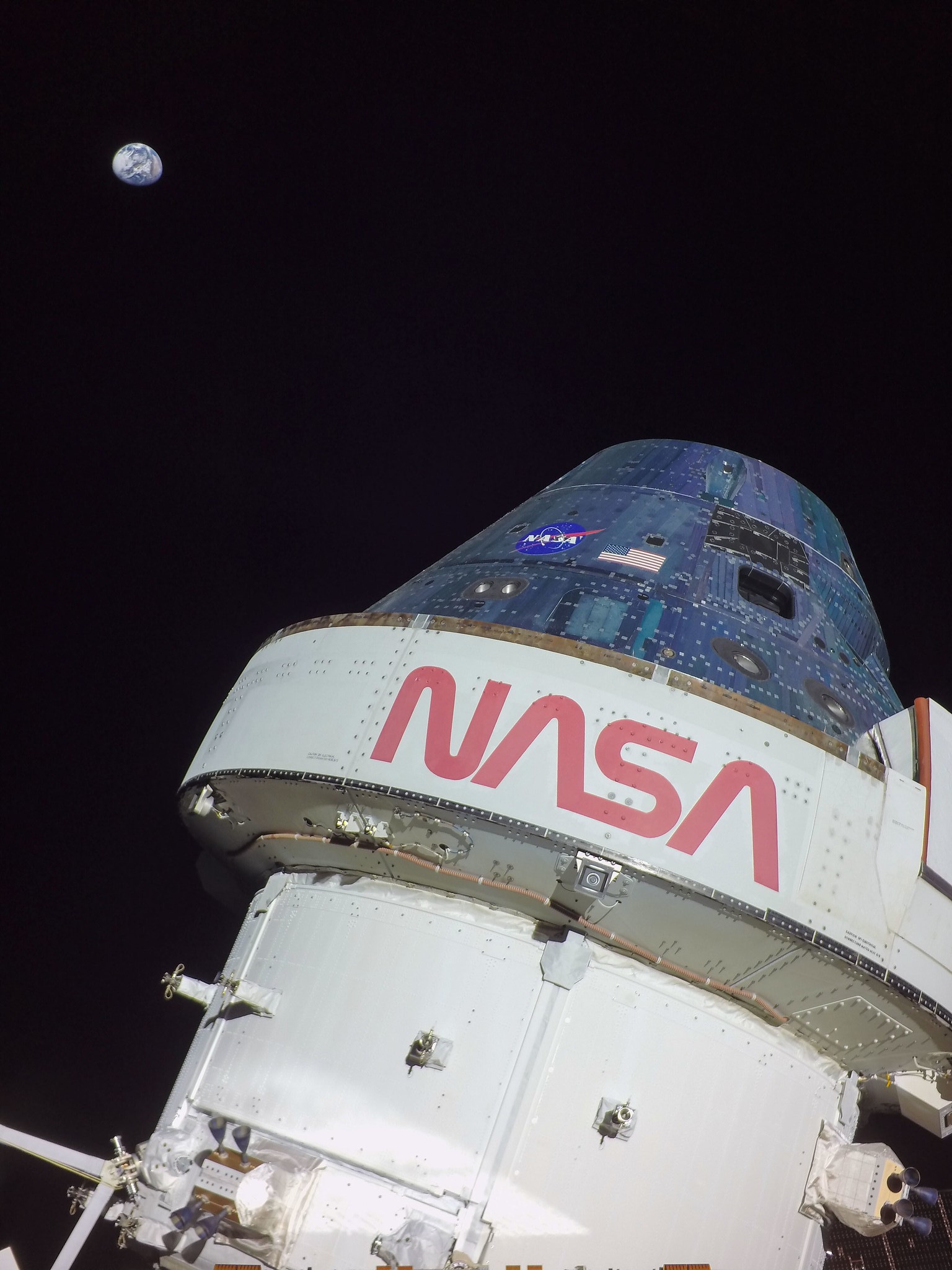 [:ja]【宇宙からの地球絶景】No.1705: オリオンからの地球（別アングル）[:]