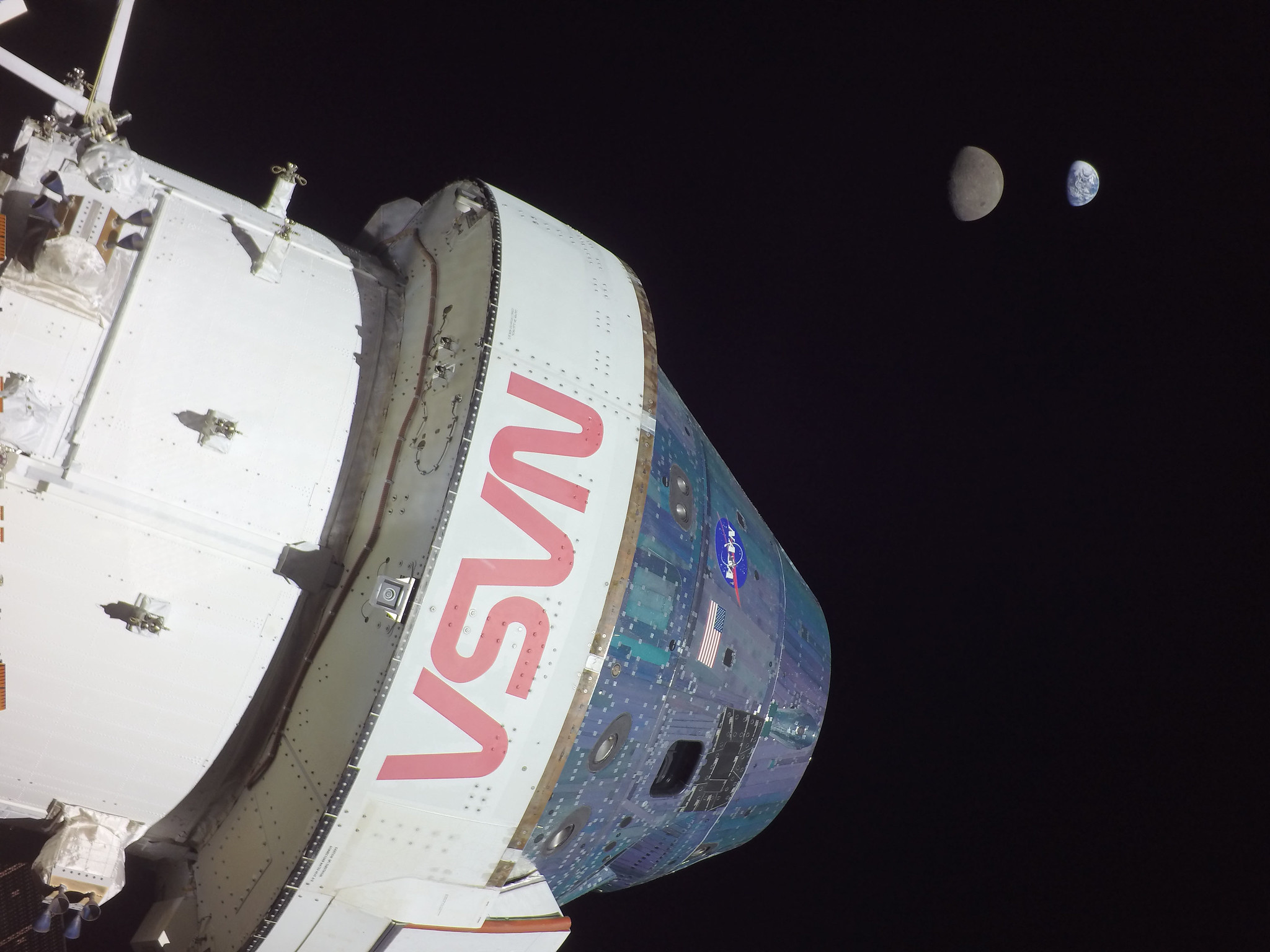 [:ja]【宇宙からの地球絶景】No.1697: オリオンからの月と地球[:]