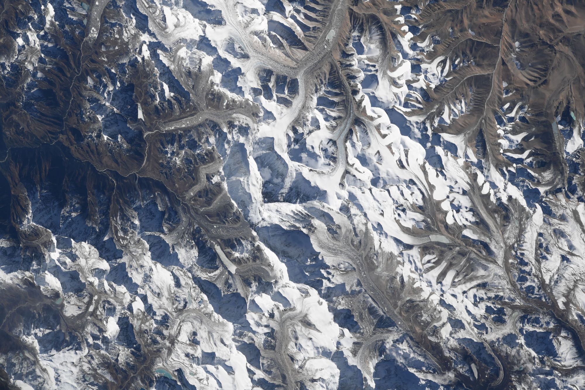 [:ja]【宇宙からの地球絶景】No.1714: エベレスト山🇳🇵🇨🇳[:]