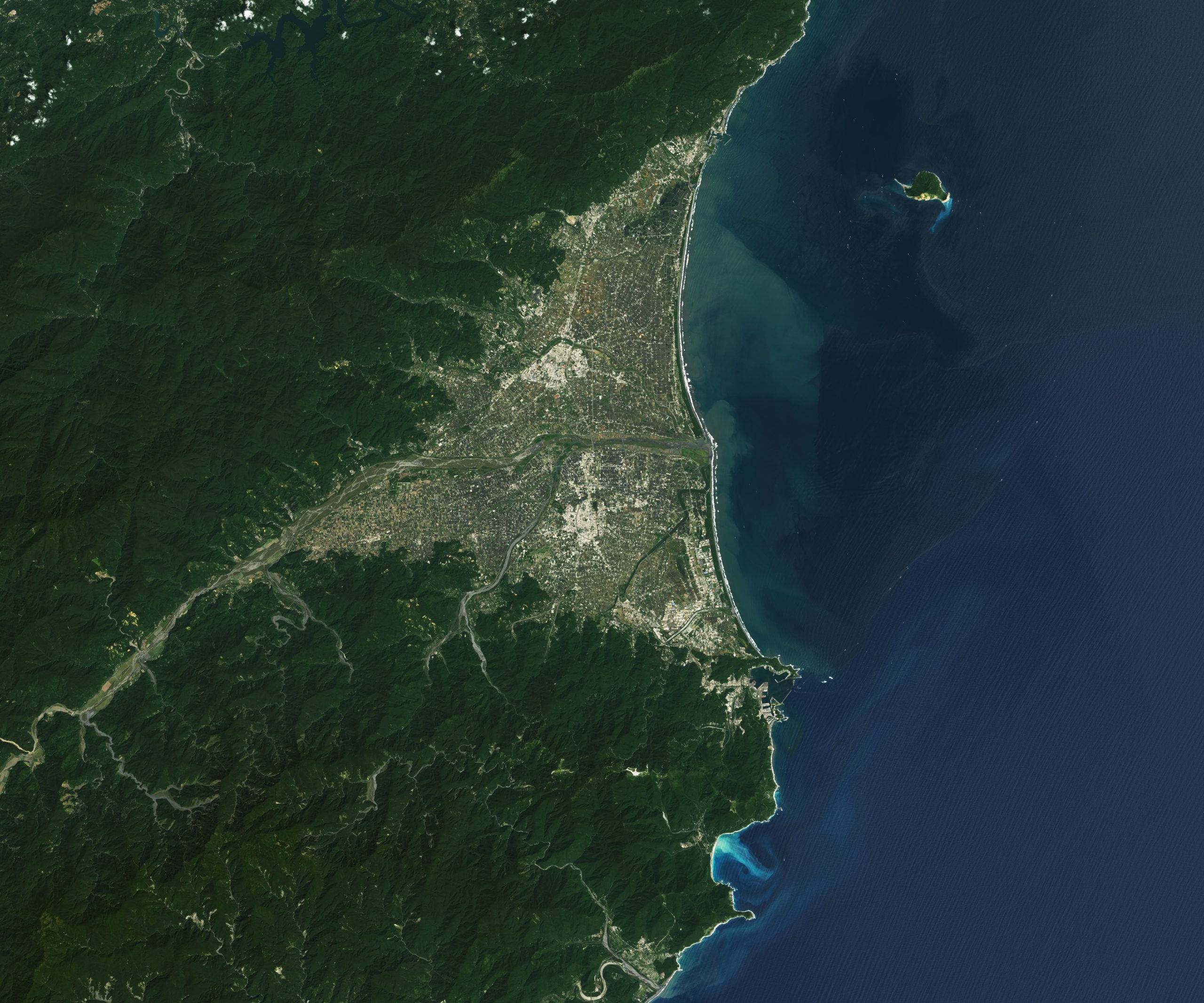 [:ja]【宇宙からの地球絶景】No.1736: 亀山島🇹🇼[:]