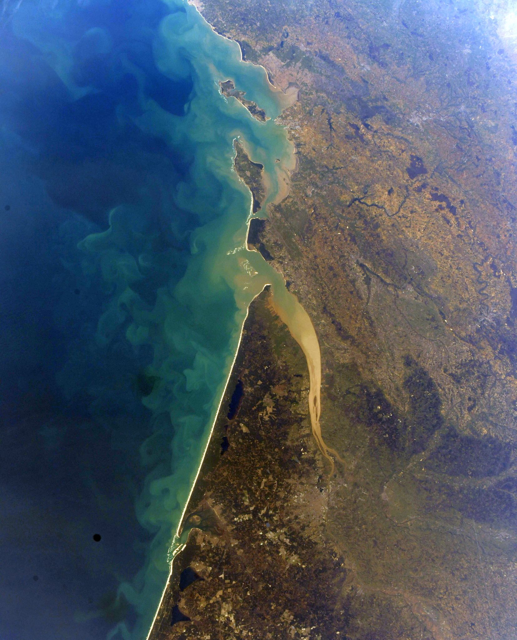 [:ja]【宇宙からの地球絶景】No.1760: フランスのボルドー🇫🇷[:]
